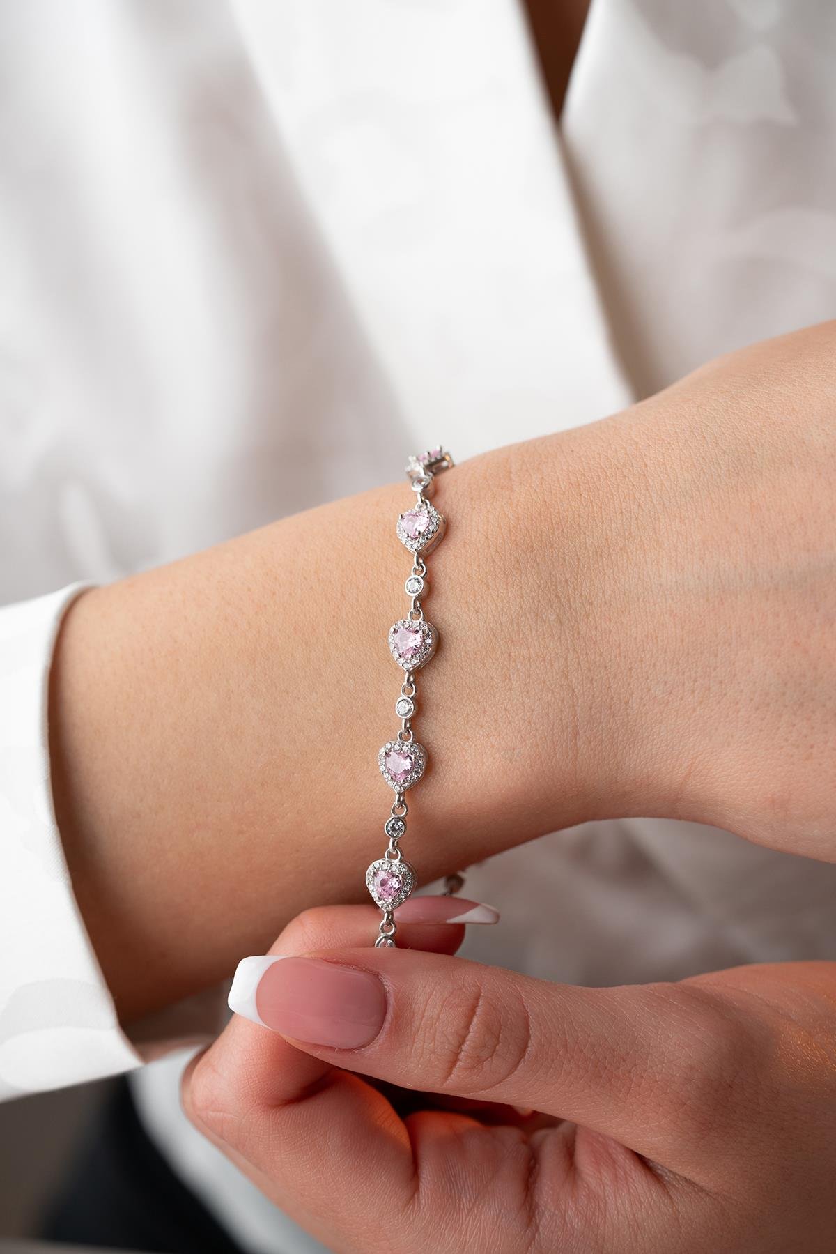 925 Ayar Gümüş Rodyumlu Pembe Taşlı Kalp Model Bileklik
