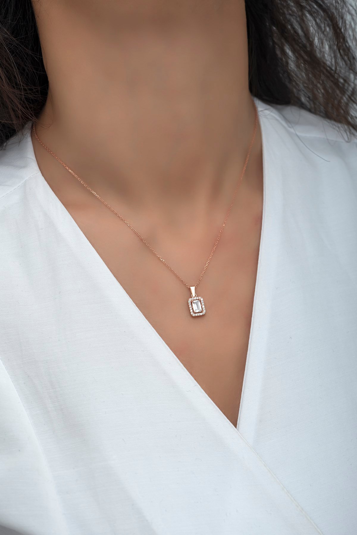 925 Ayar Gümüş Rose Baget Tektaş Kolye