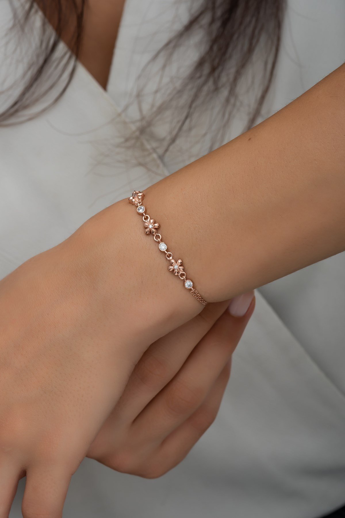 925 Ayar Gümüş Rose Çiçek Model Zirkon Taşlı Bileklik