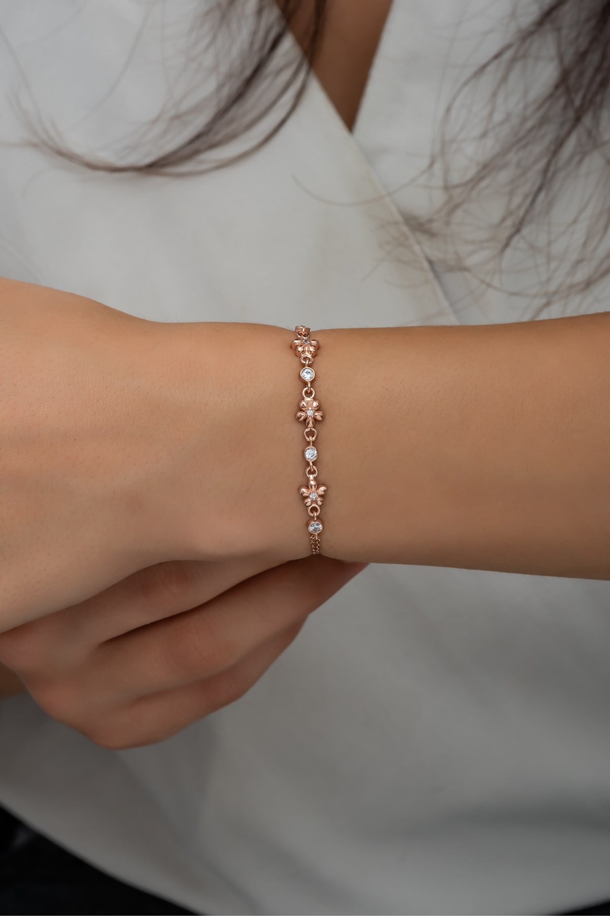925 Ayar Gümüş Rose Çiçek Model Zirkon Taşlı Bileklik