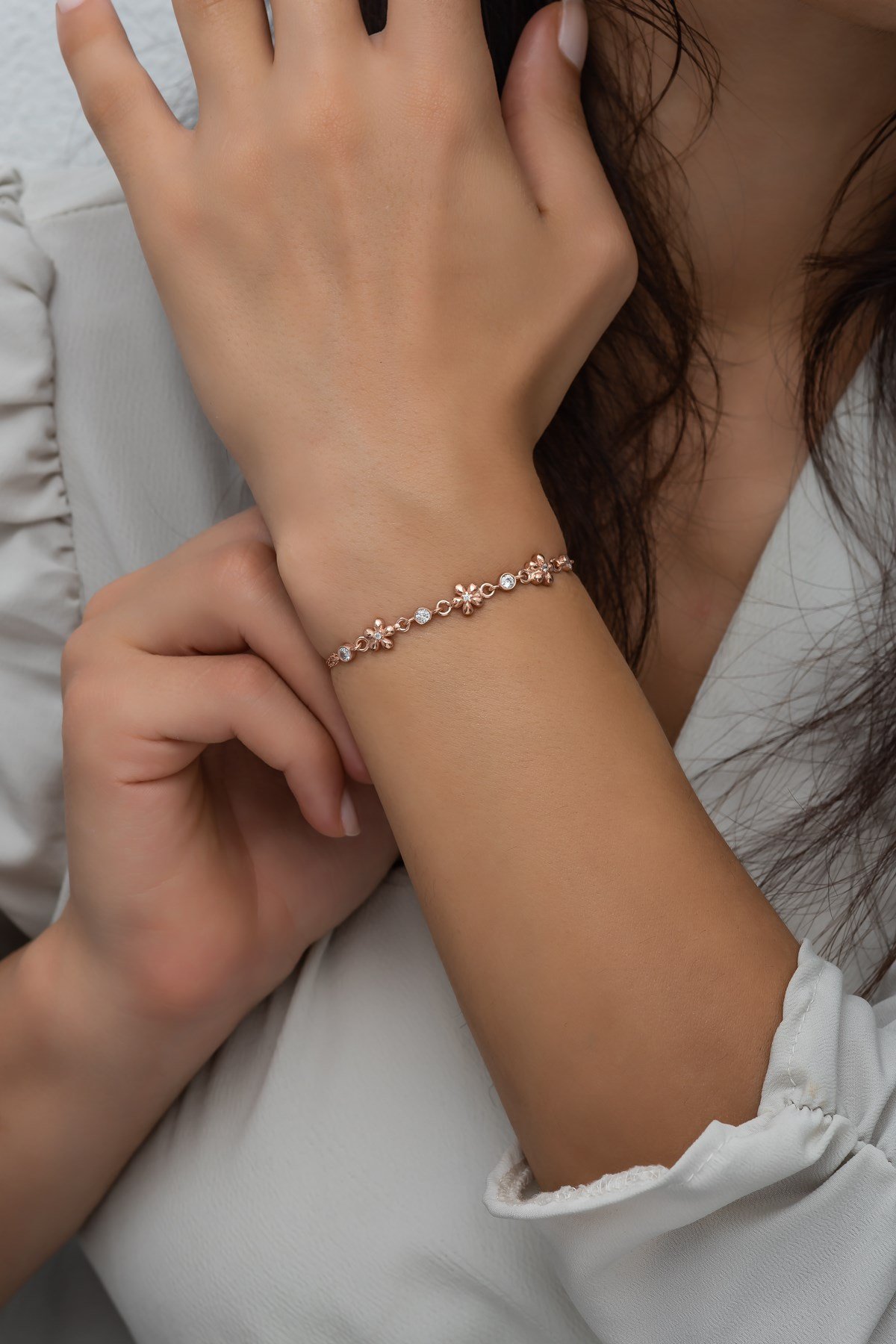 925 Ayar Gümüş Rose Çiçek Model Zirkon Taşlı Bileklik