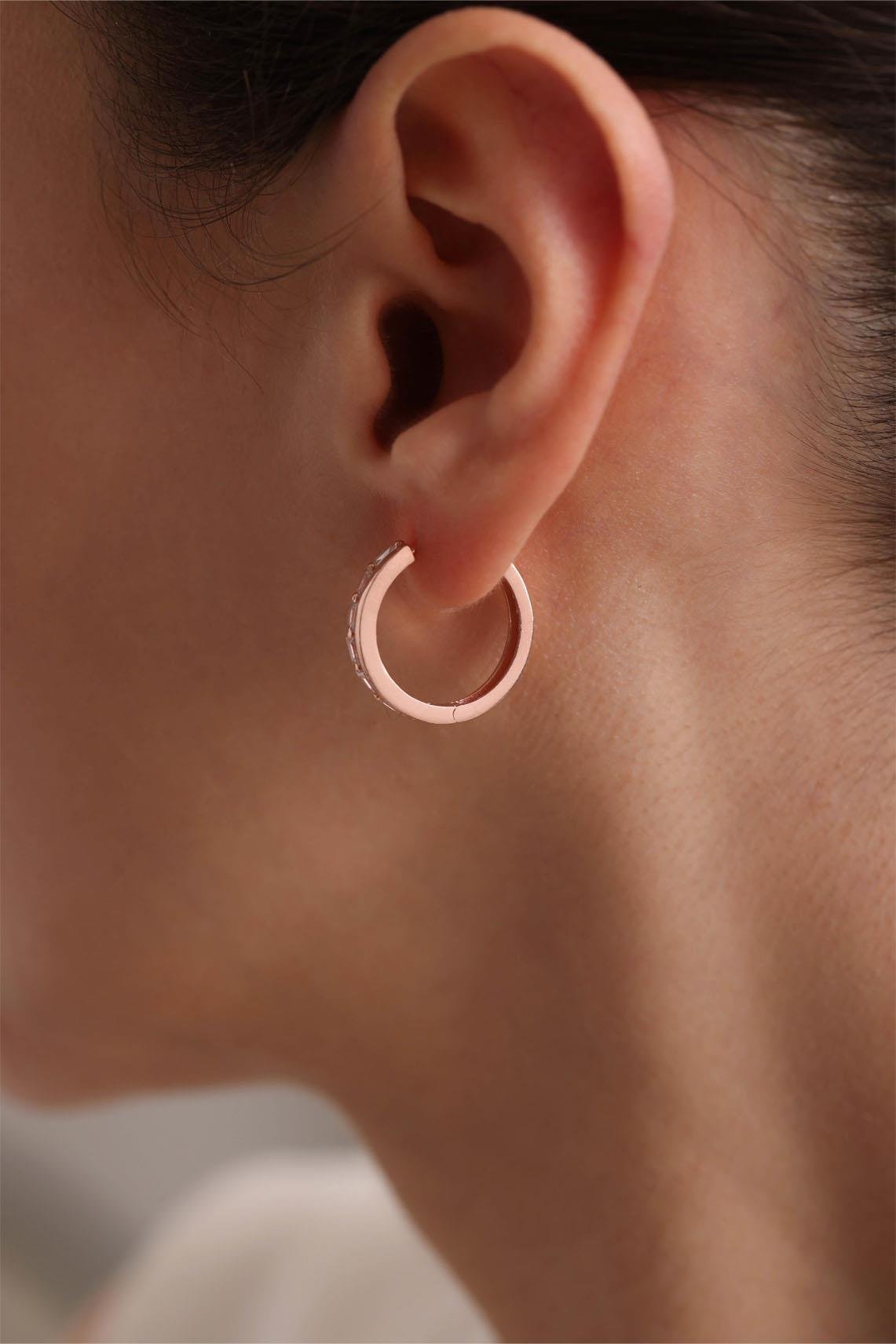 925 Ayar Gümüş Rose Kaplama 20 Mm Halka Baget Taşlı Küpe