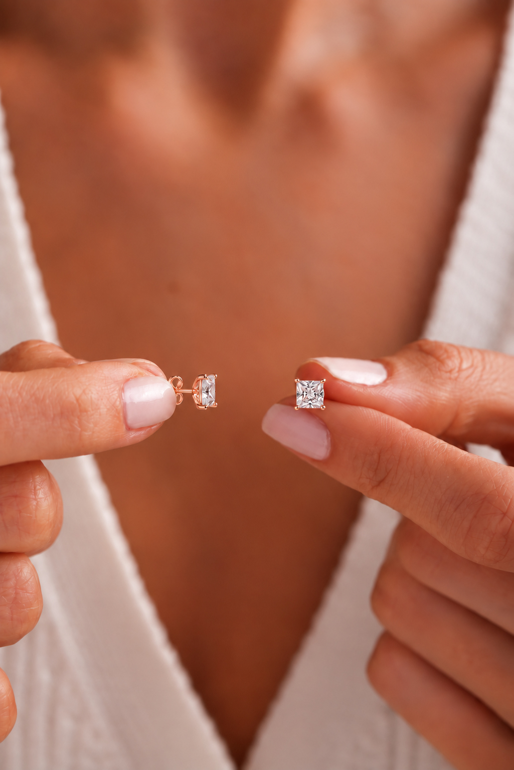 925 Ayar Gümüş Rose Kaplama 4 mm Kare Star Kesim Minimal Tektaş Küpe