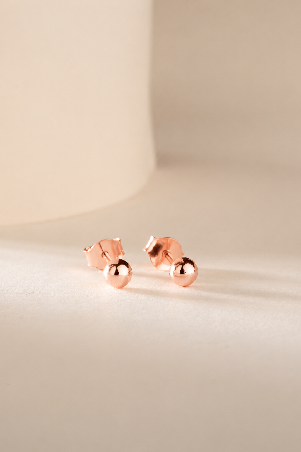 925 Ayar Gümüş Rose Kaplama 4 mm Minimal Top Küpe