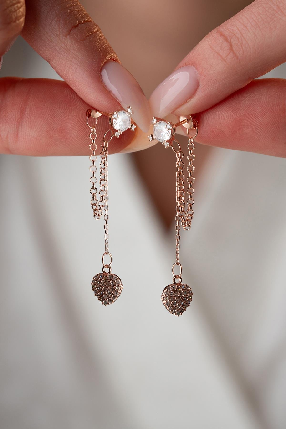 925 Ayar Gümüş Rose Kaplama 5 Mm Tektaş Sallantılı Zincir Kalp Model Küpe