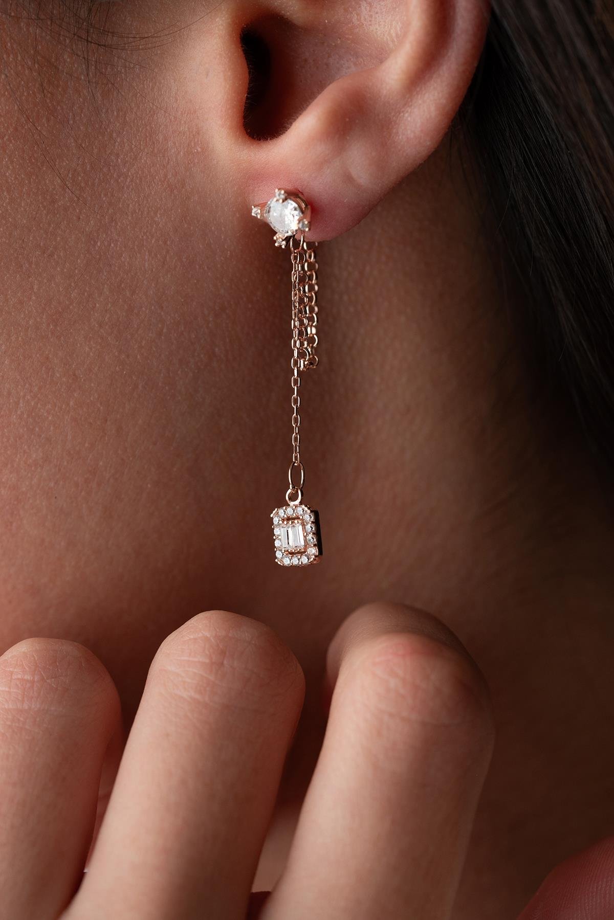 925 Ayar Gümüş Rose Kaplama 5 Mm Tektaş Sallantılı Zincir Baget Taşlı Tektaş Küpe