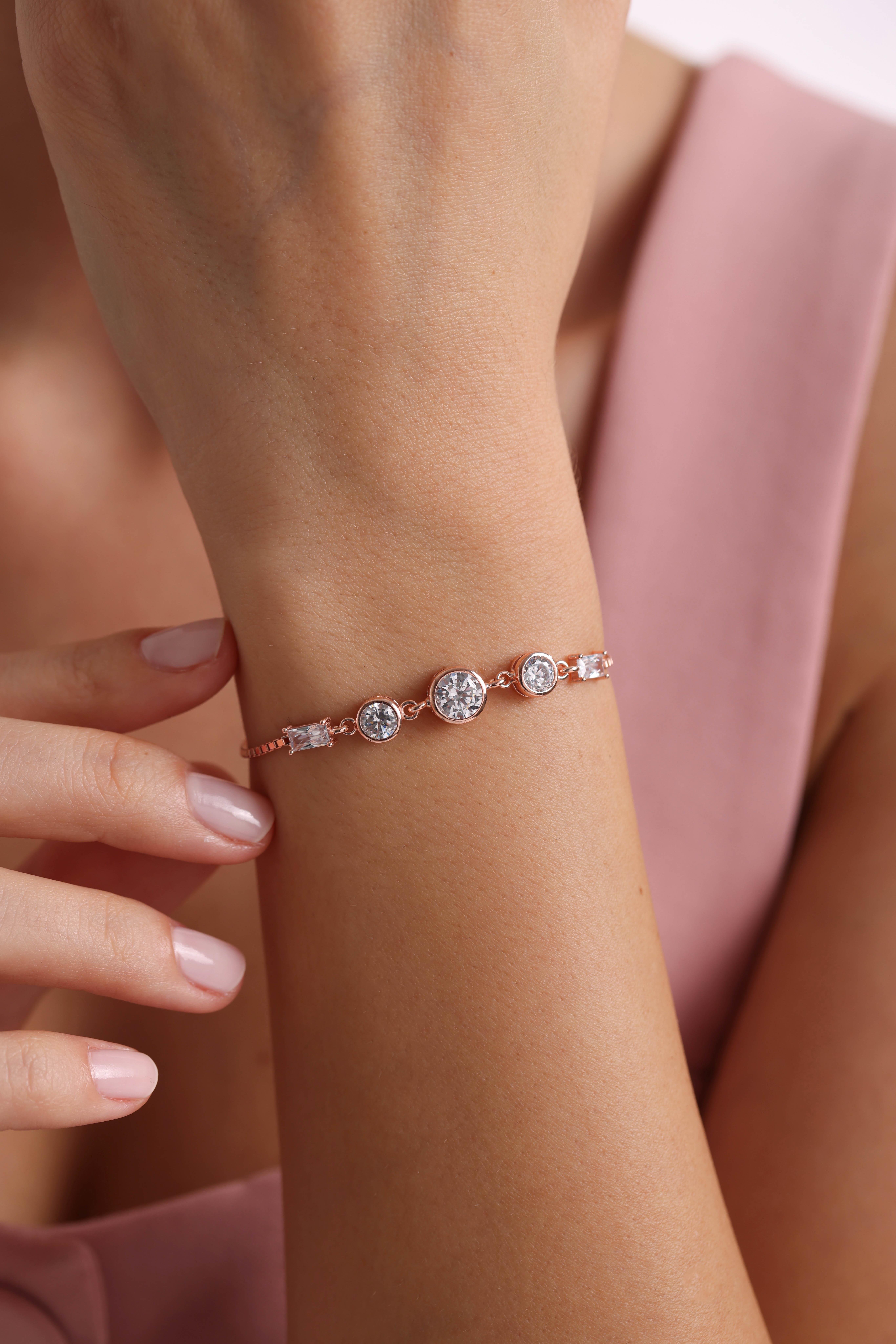 925 Ayar Gümüş Rose Kaplama Ayarlanabilir Asansörlü Üçtaş Model Bileklik 