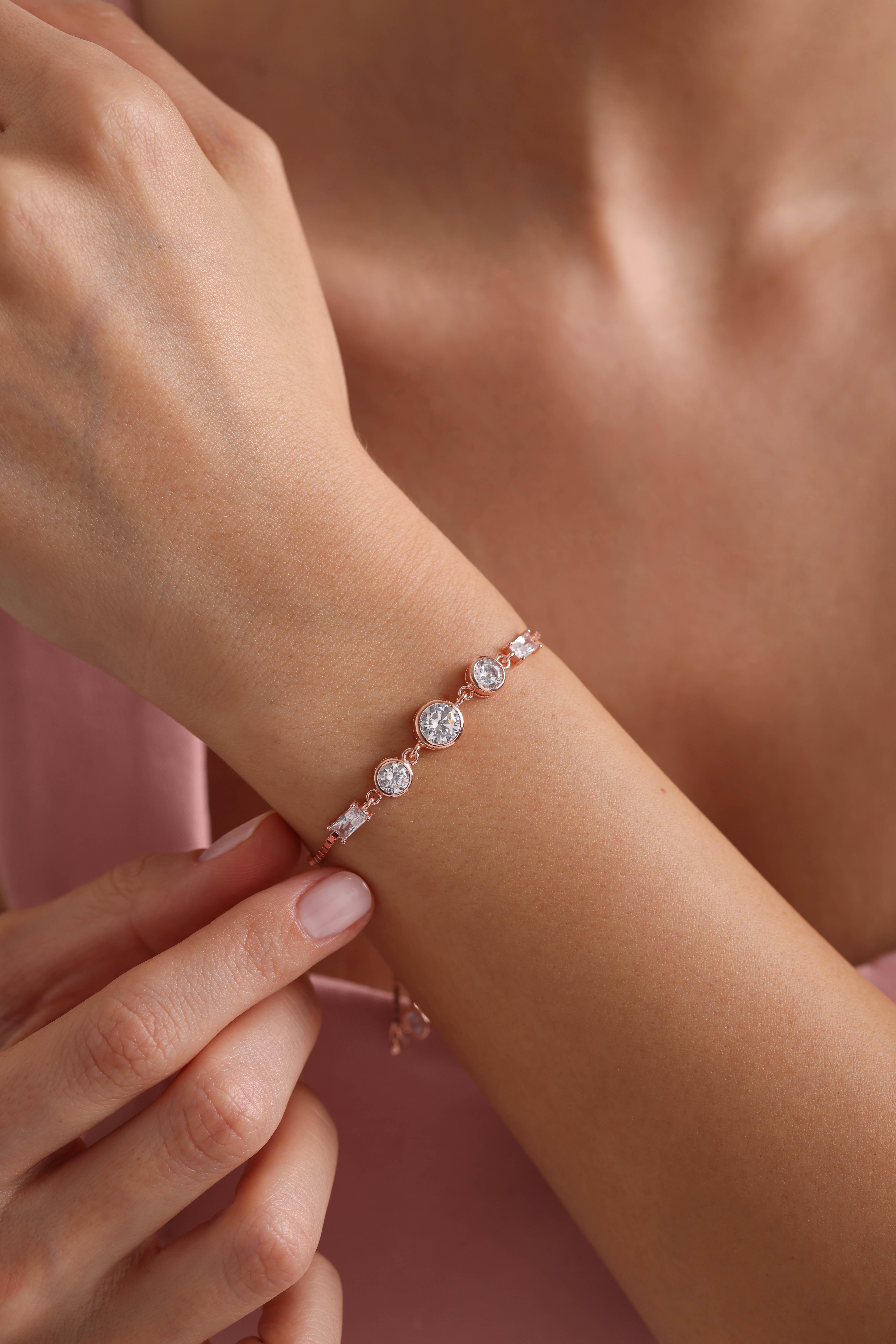 925 Ayar Gümüş Rose Kaplama Ayarlanabilir Asansörlü Üçtaş Model Bileklik 