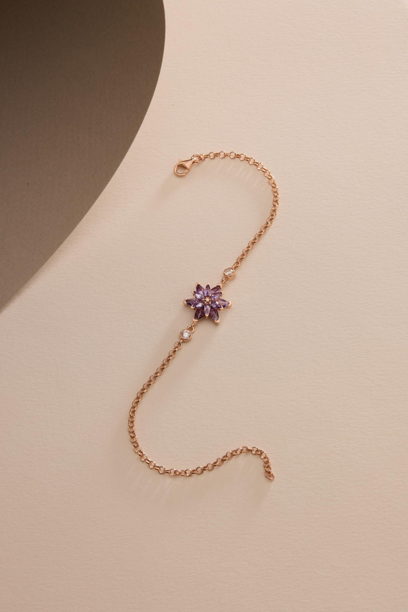 925 Ayar Gümüş Rose Kaplama Doç Zincirli Mor Taşlı Lotus Çiçeği Bileklik