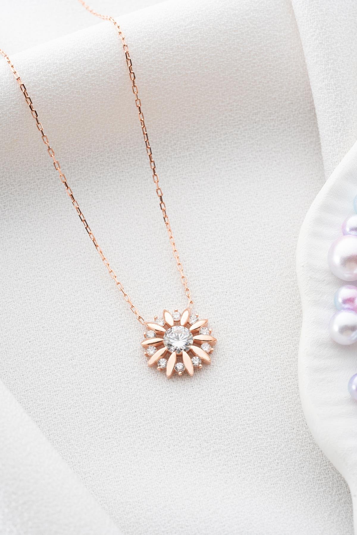 925 Ayar Gümüş Rose Kaplama Işıltılı Tektaş Güneş Kolye