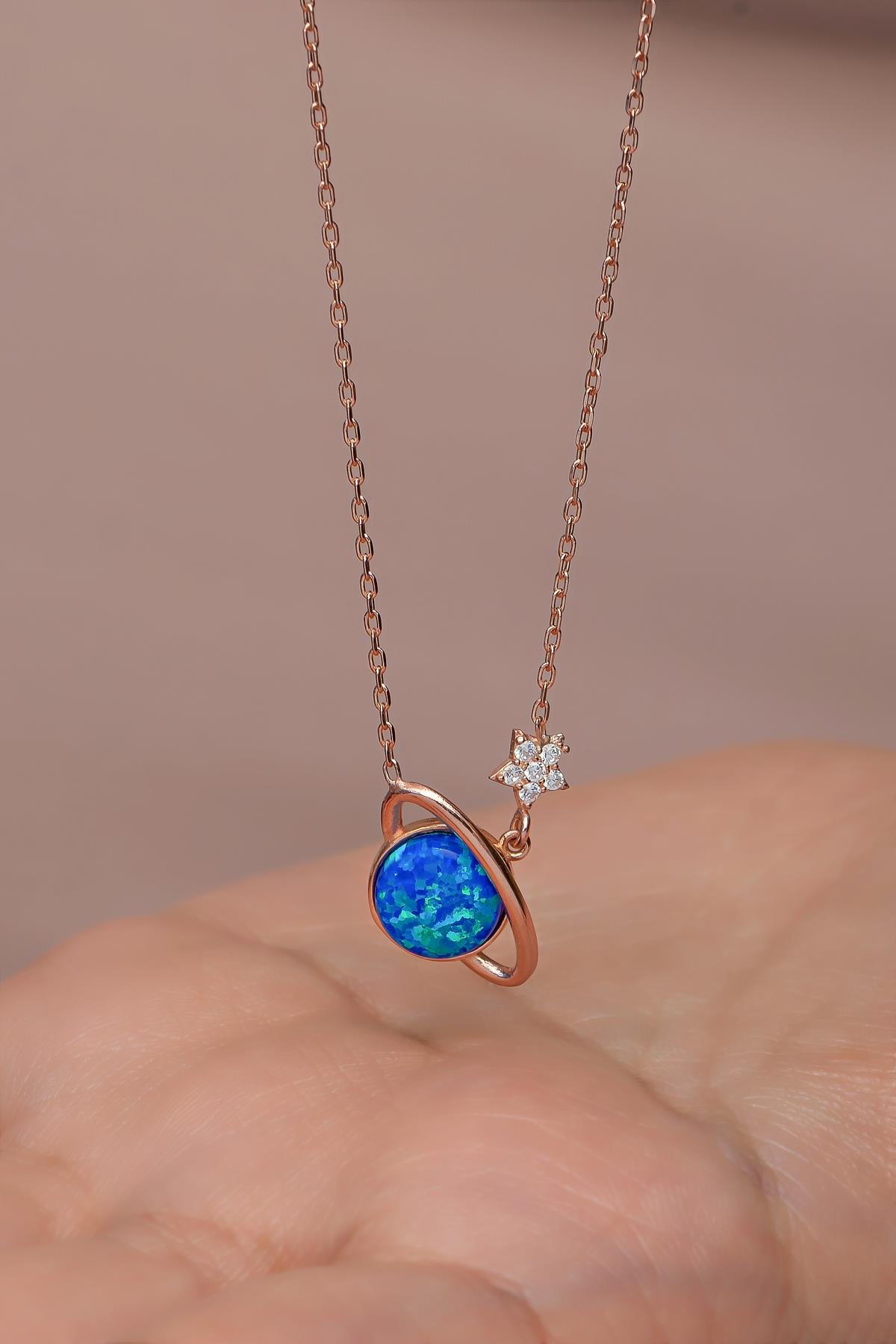 925 Ayar Gümüş Rose Kaplama Mavi Opal Taşlı Gezegen Kolye