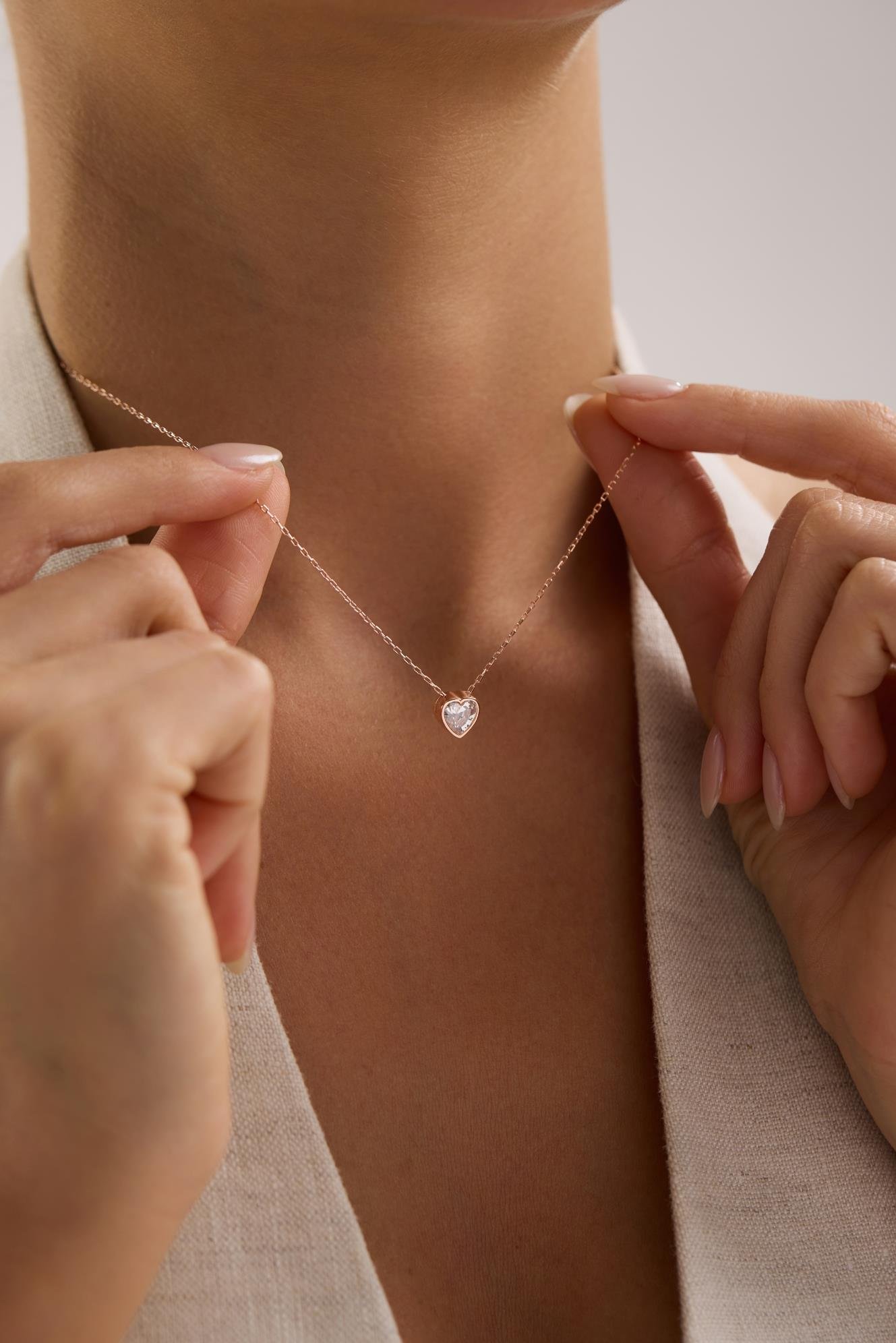 925 Ayar Gümüş Rose Kaplama Minimal Tasarım Kalp Kolye