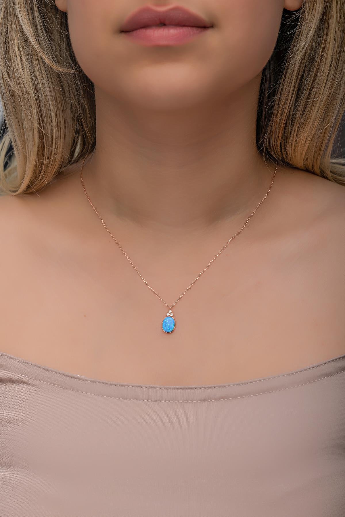 925 Ayar Gümüş Rose Kaplama Oval Mavi Opal Taşlı  Kolye