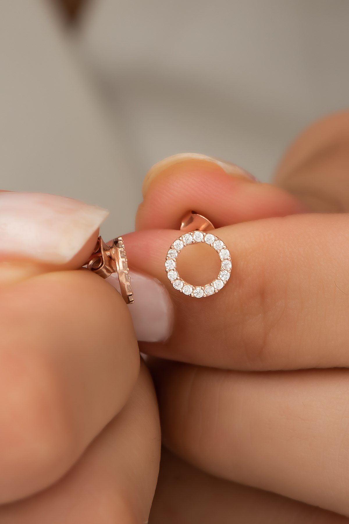 925 Ayar Gümüş Rose Minik Yuvarlak Tasarım Küpe