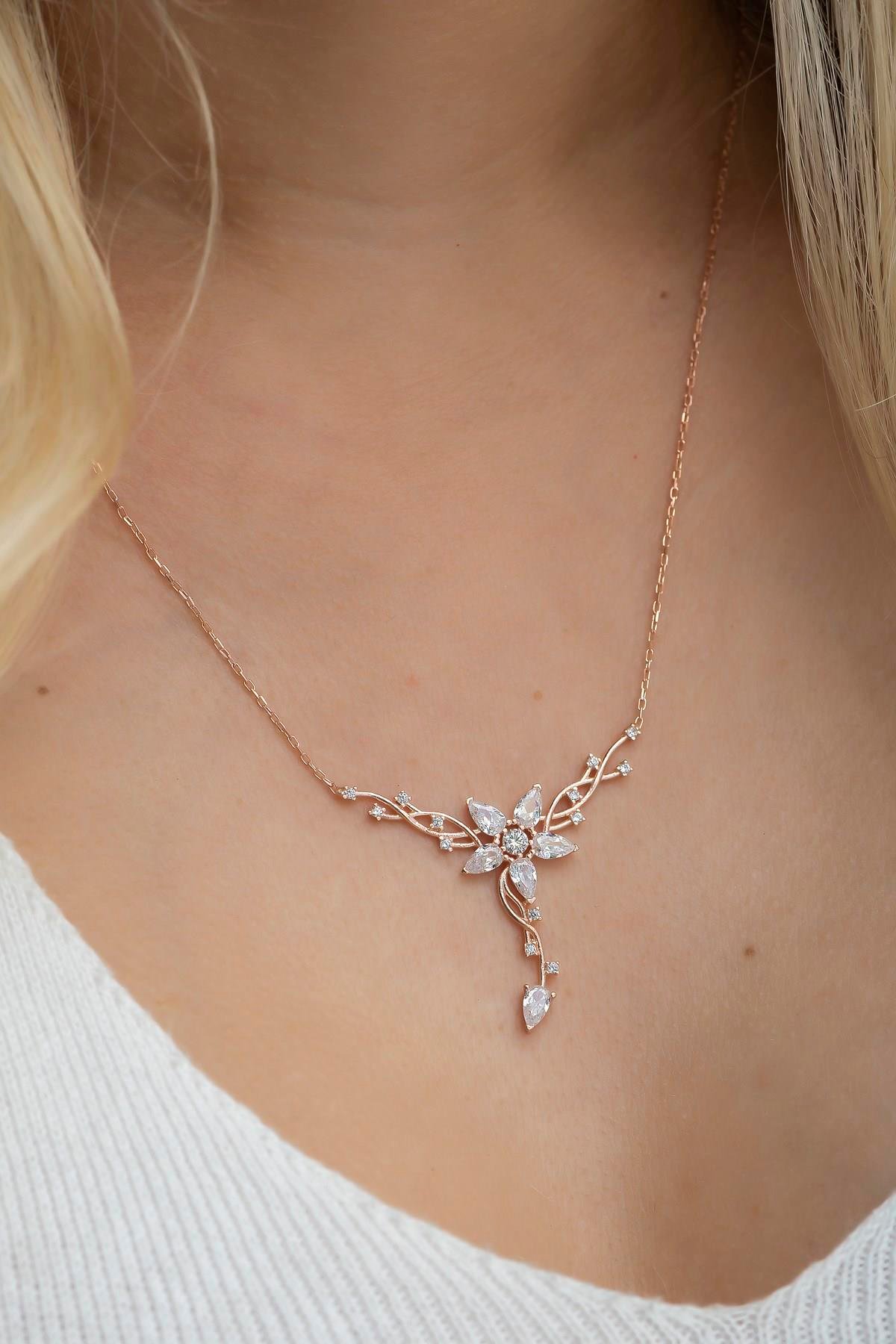 925 Ayar Gümüş Rose Sarmaşık Model Yıldız Detaylı Kolye