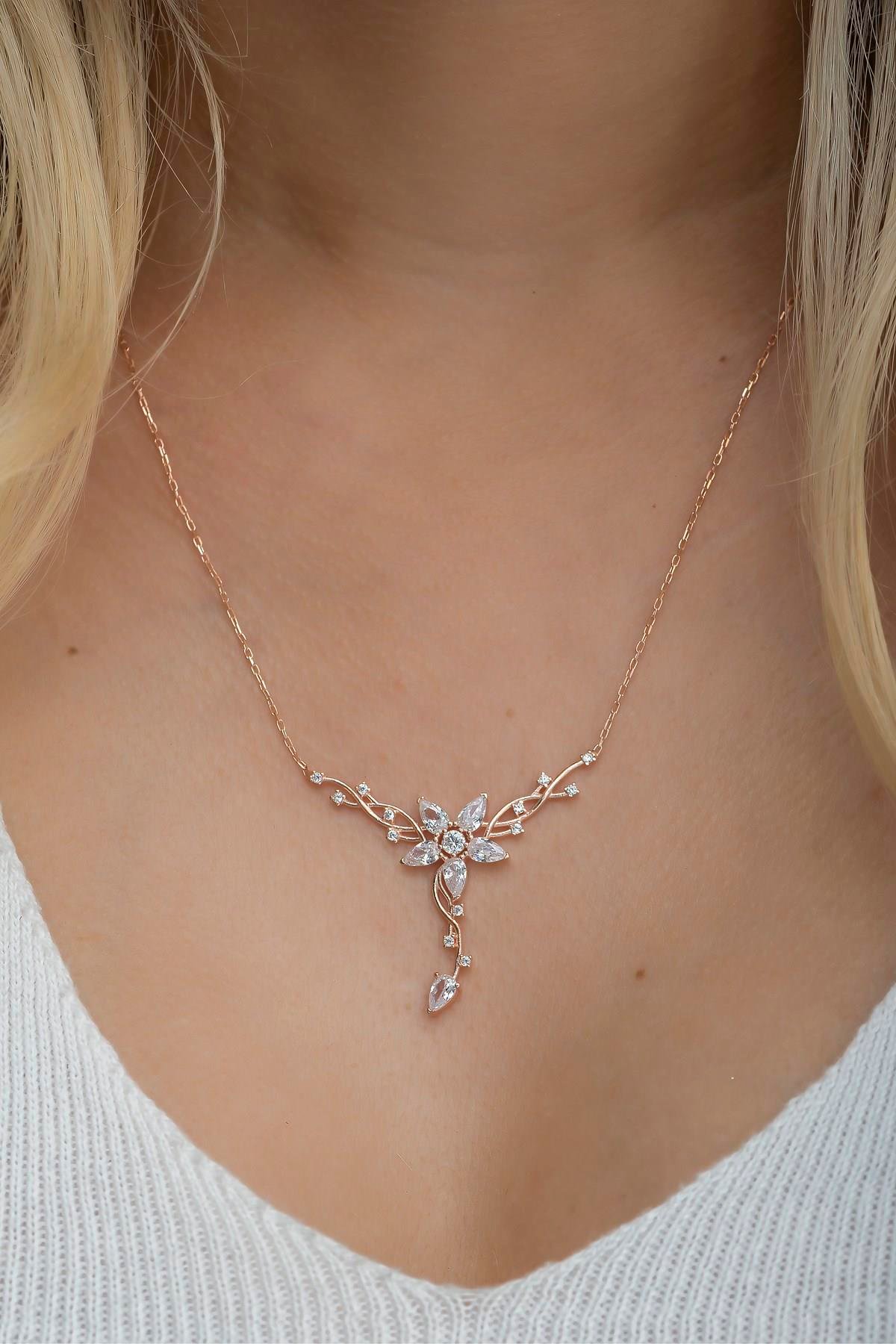 925 Ayar Gümüş Rose Sarmaşık Model Yıldız Detaylı Kolye