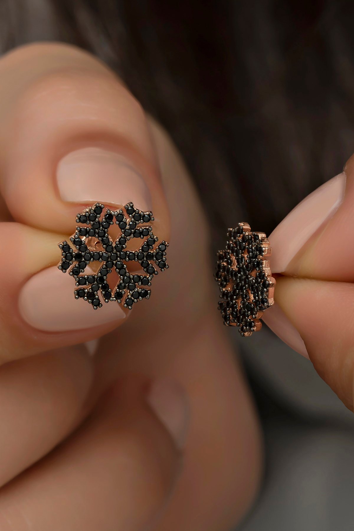 925 Ayar Gümüş Rose Siyah Taşlı Kartanesi Küpe