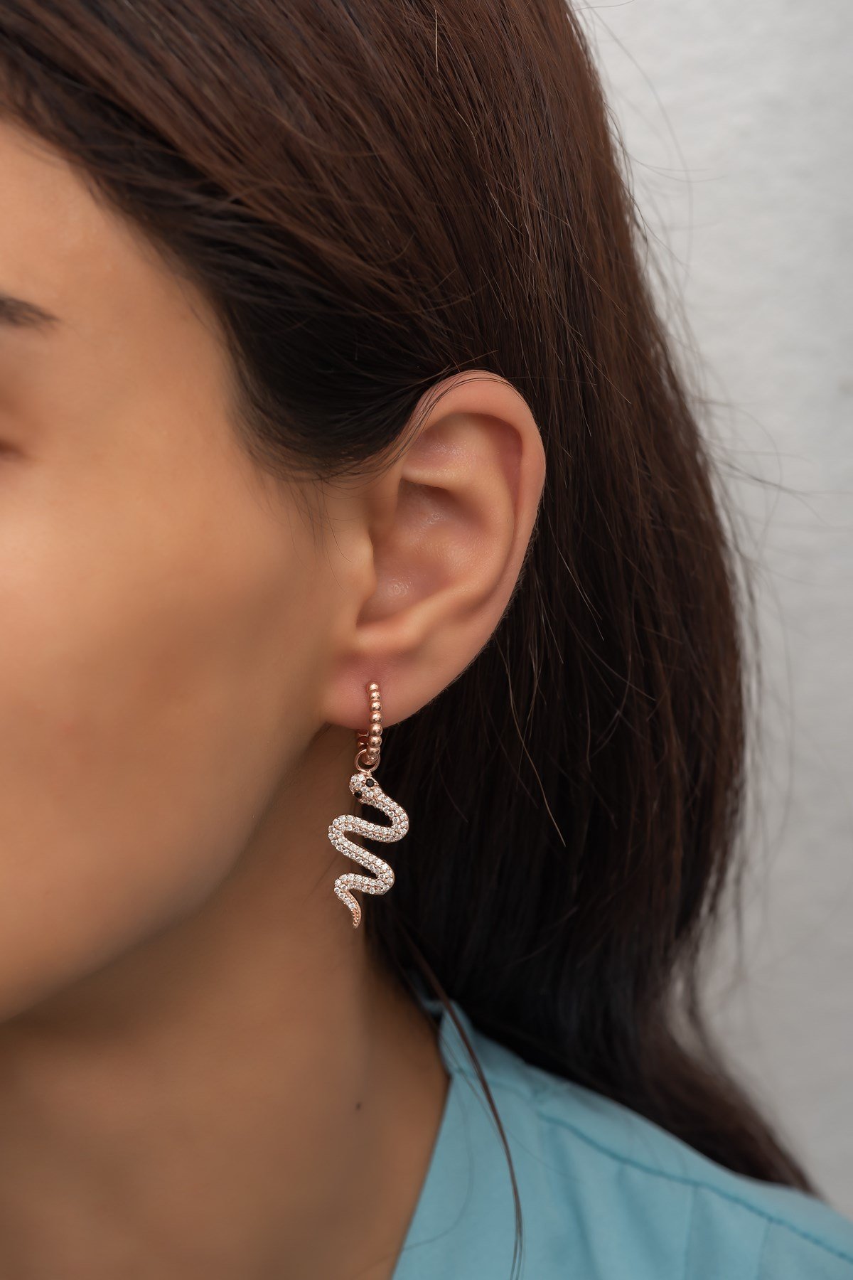 925 Ayar Gümüş Rose Yılan Tasarım Küpe