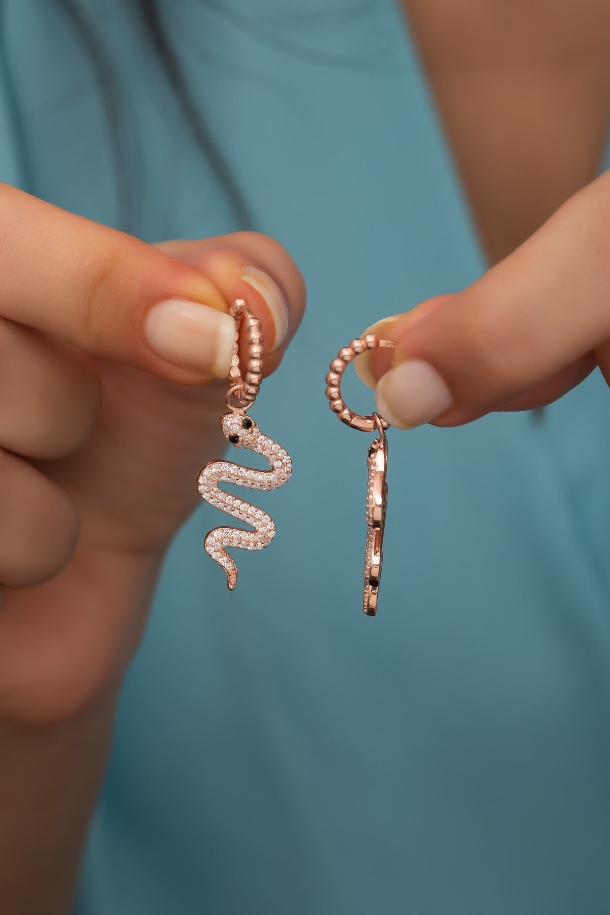 925 Ayar Gümüş Rose Yılan Tasarım Küpe