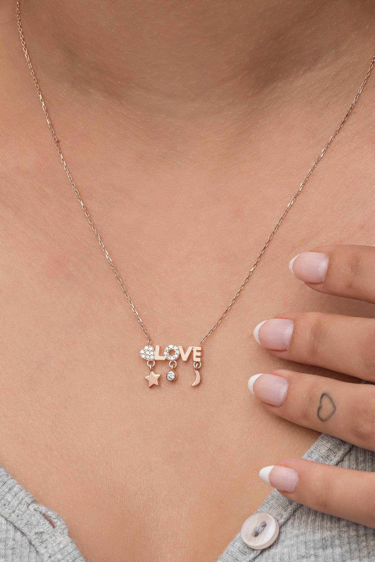 925 Ayar Gümüş Şans Figürlü Love Kolye