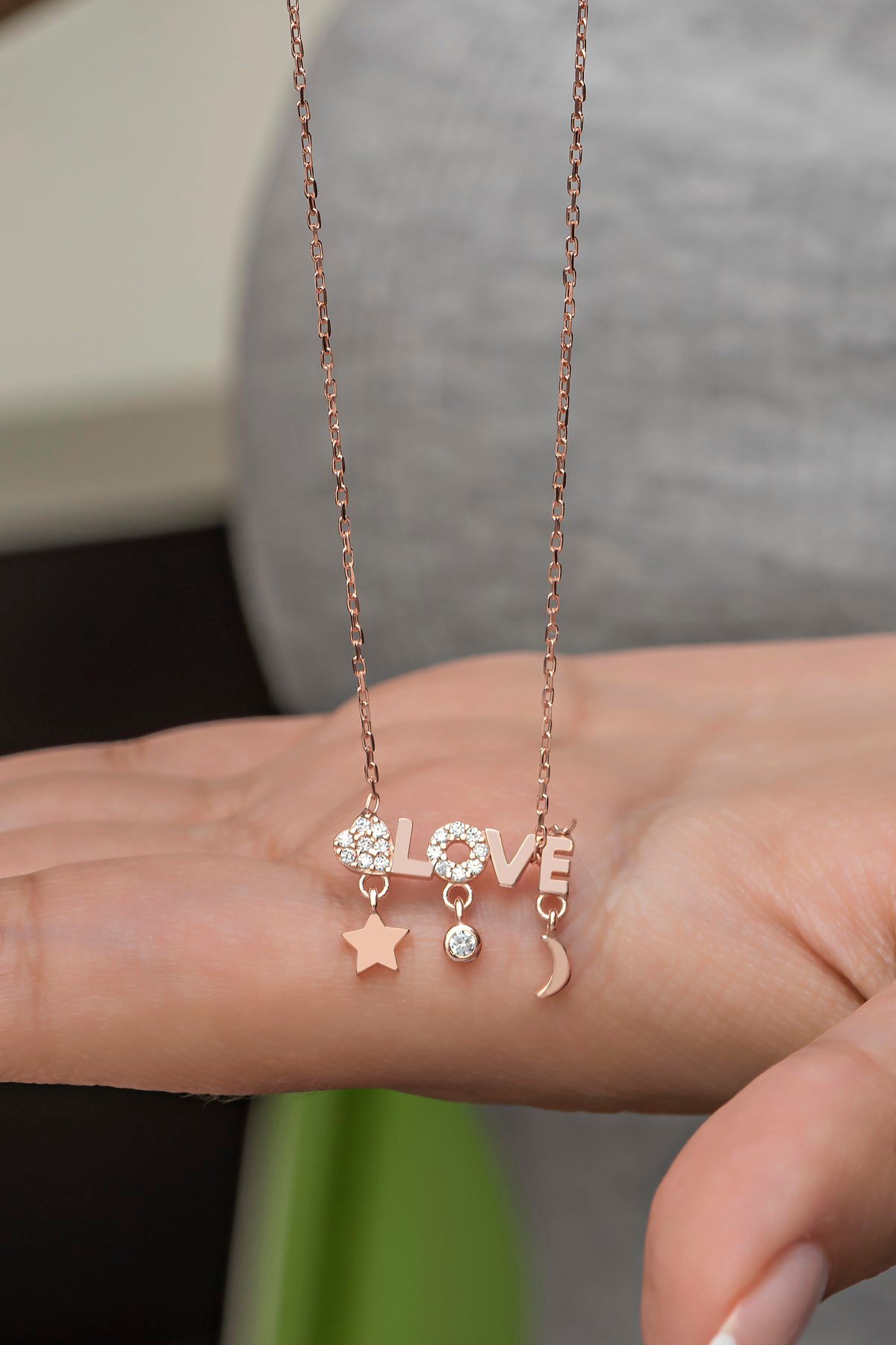 925 Ayar Gümüş Şans Figürlü Love Kolye