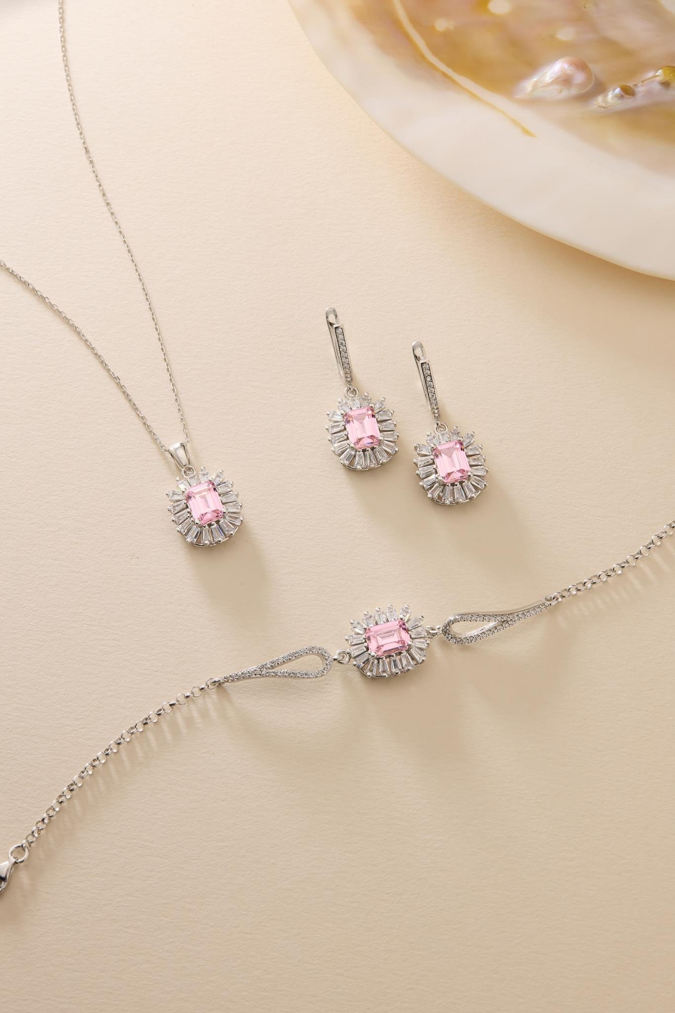 925 Ayar Gümüş Set Rodyum Kaplama Baget Pembe Taşlı Kolye,Bileklik ve Küpe