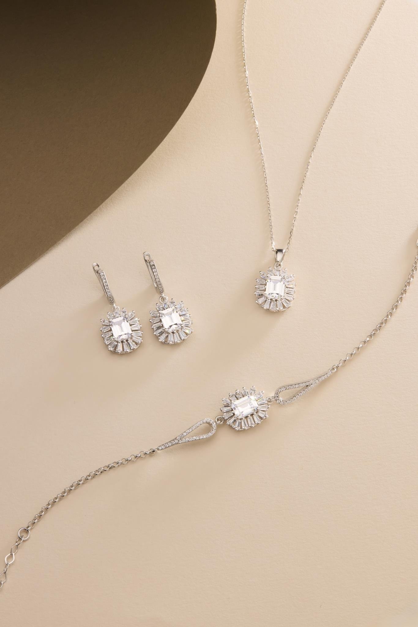 925 Ayar Gümüş Set Rodyum Kaplama Baget Beyaz Taşlı Kolye,Bileklik ve Küpe