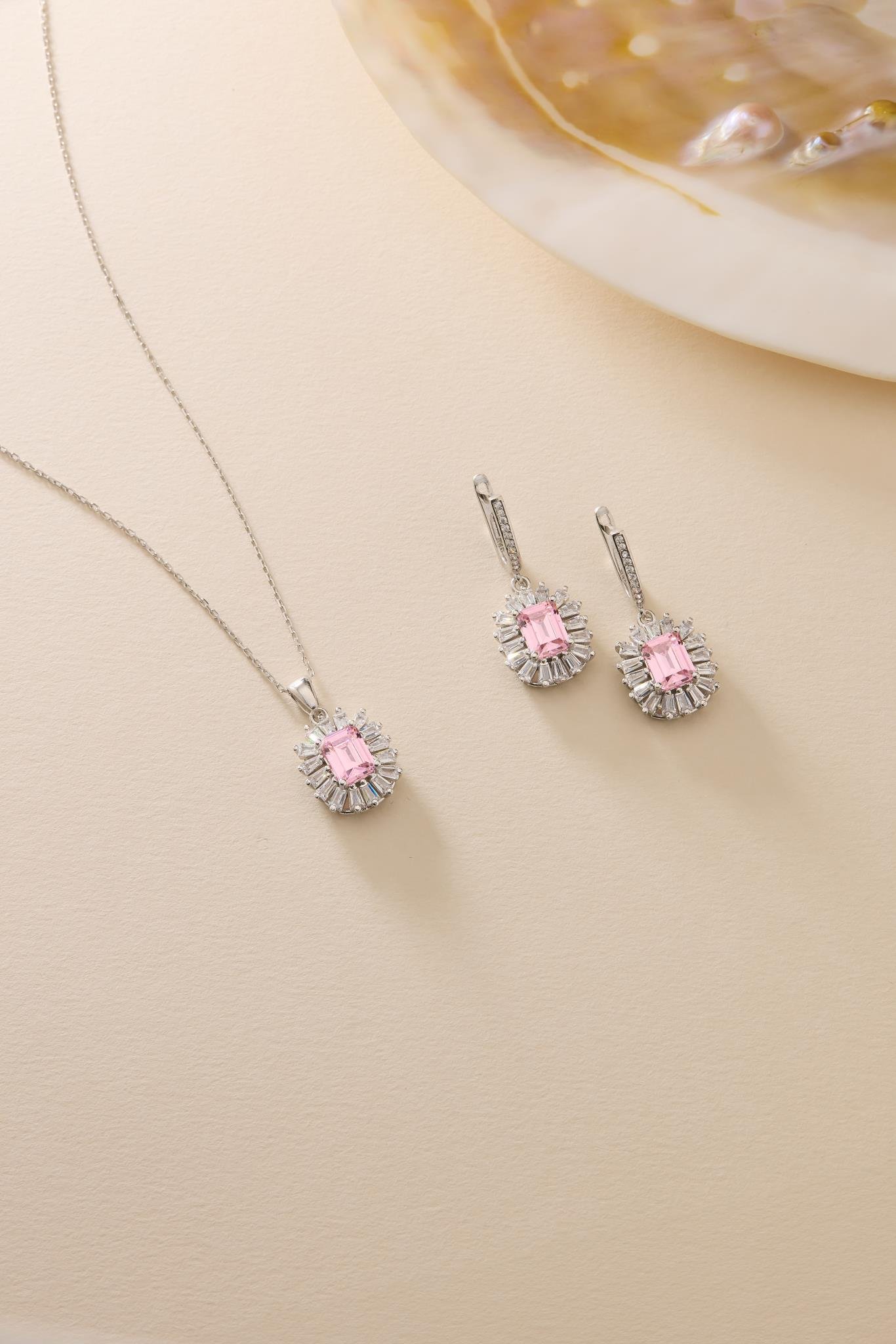 925 Ayar Gümüş Set Rodyum Kaplama Baget Pembe Taşlı Kolye ve Küpe