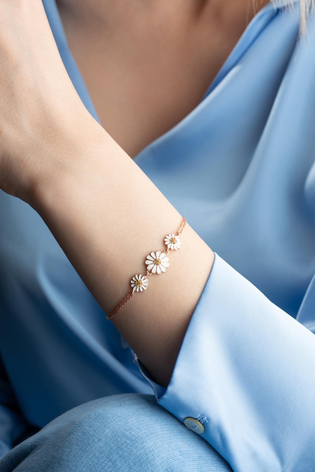 925 Ayar Gümüş Sıralı 3'Lü Simli Papatya Bileklik 