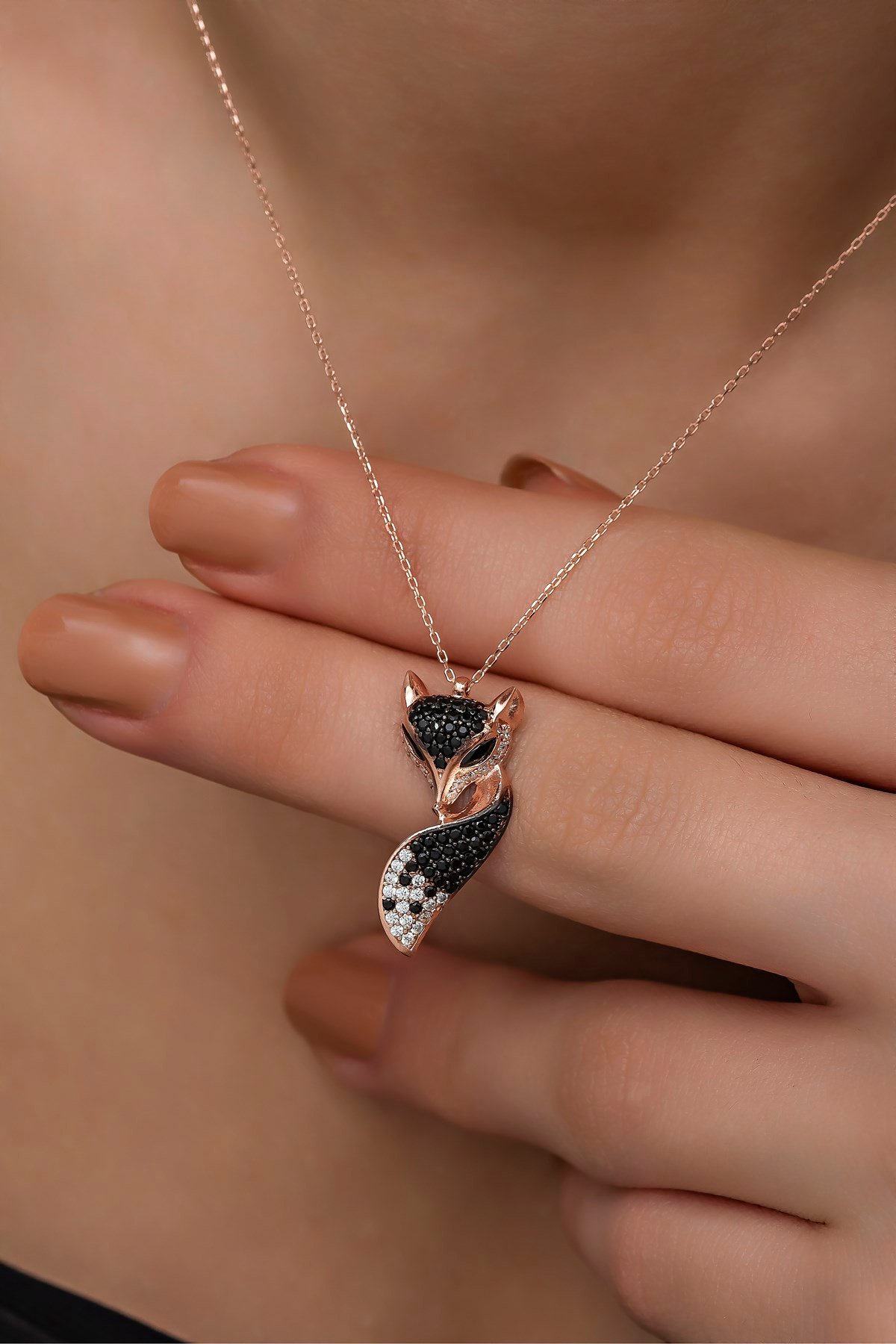 925 Ayar Gümüş Siyah Taşlı Tilki Kolye