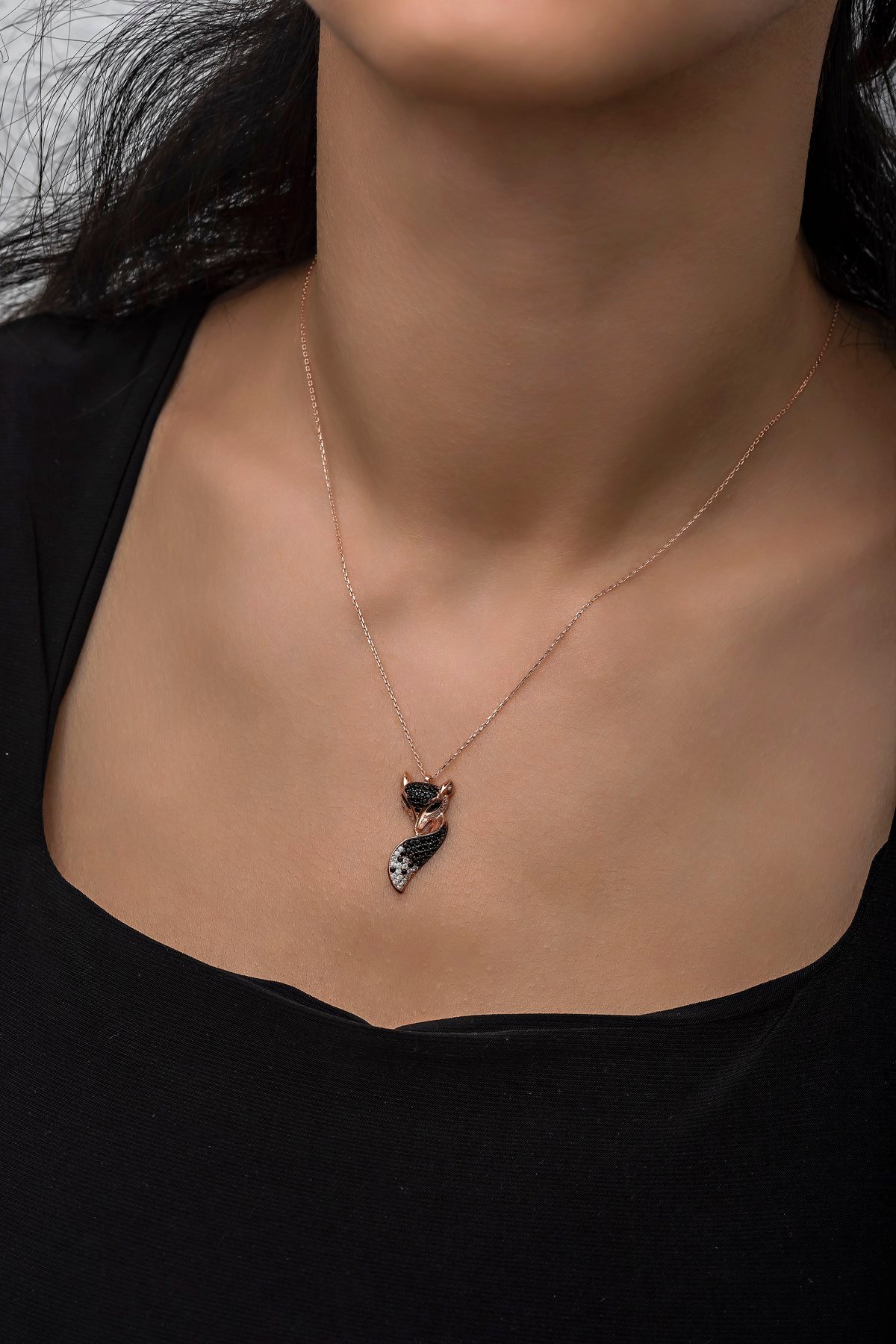 925 Ayar Gümüş Siyah Taşlı Tilki Kolye