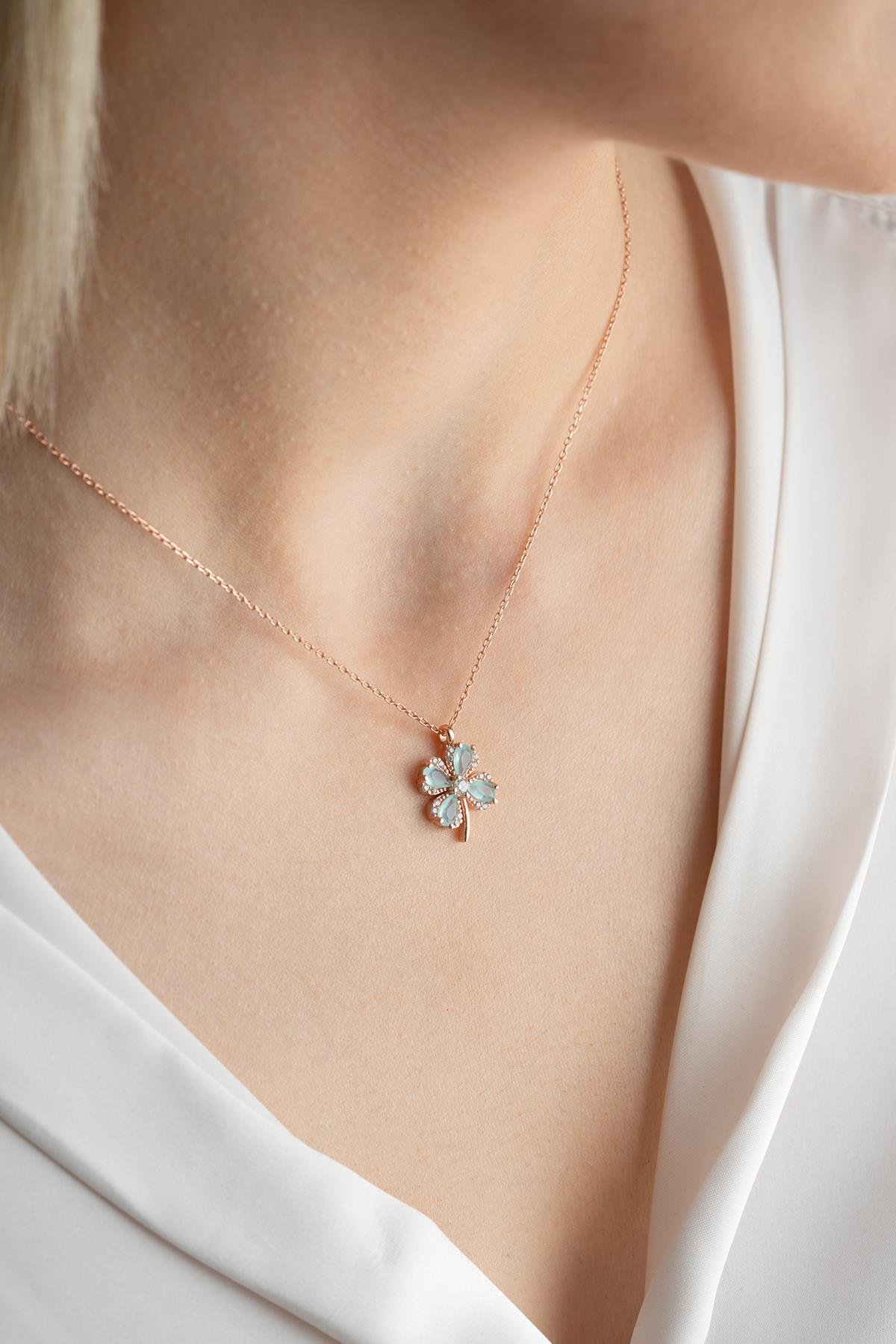 925 Ayar Gümüş Su Mavisi Renkli Taşlı Dört Yaprak Şans Yonca Kolye