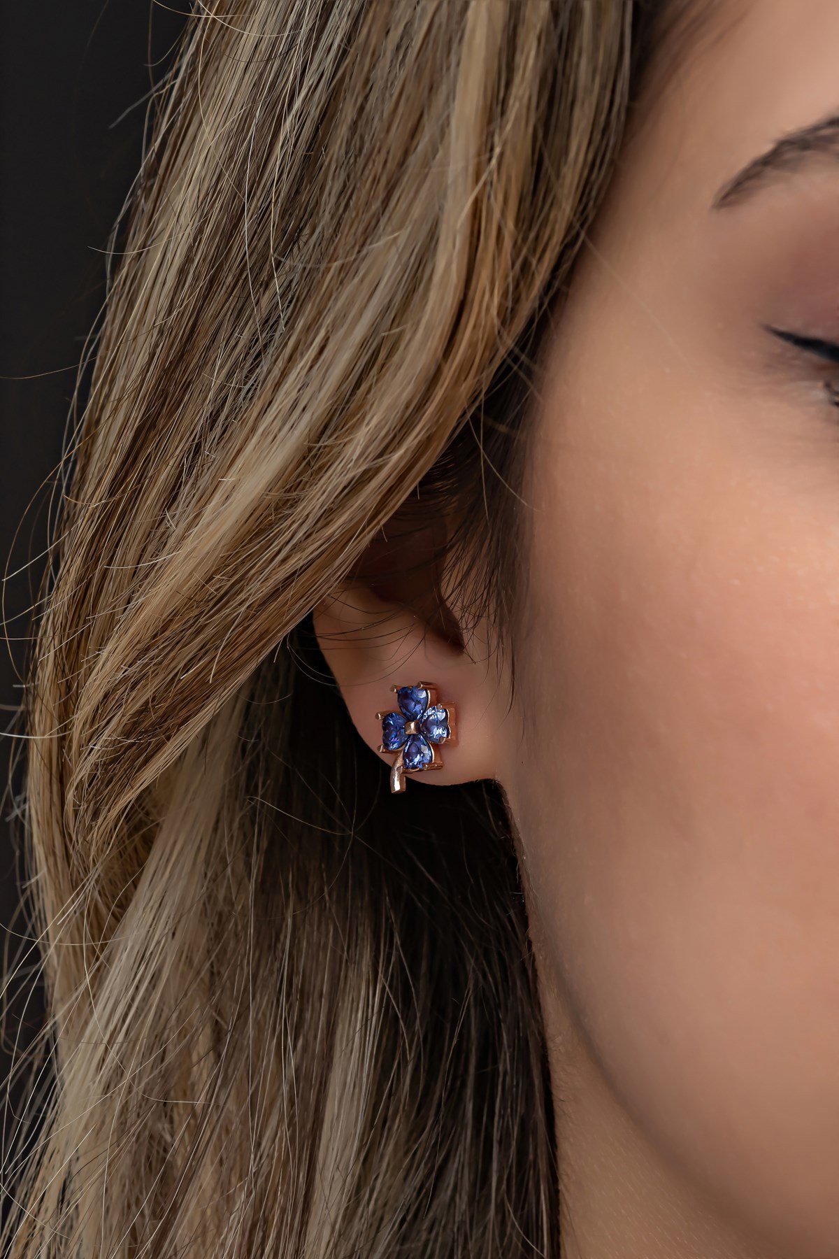 925 Ayar Gümüş Tanzanit Taşlı Yonca Küpe