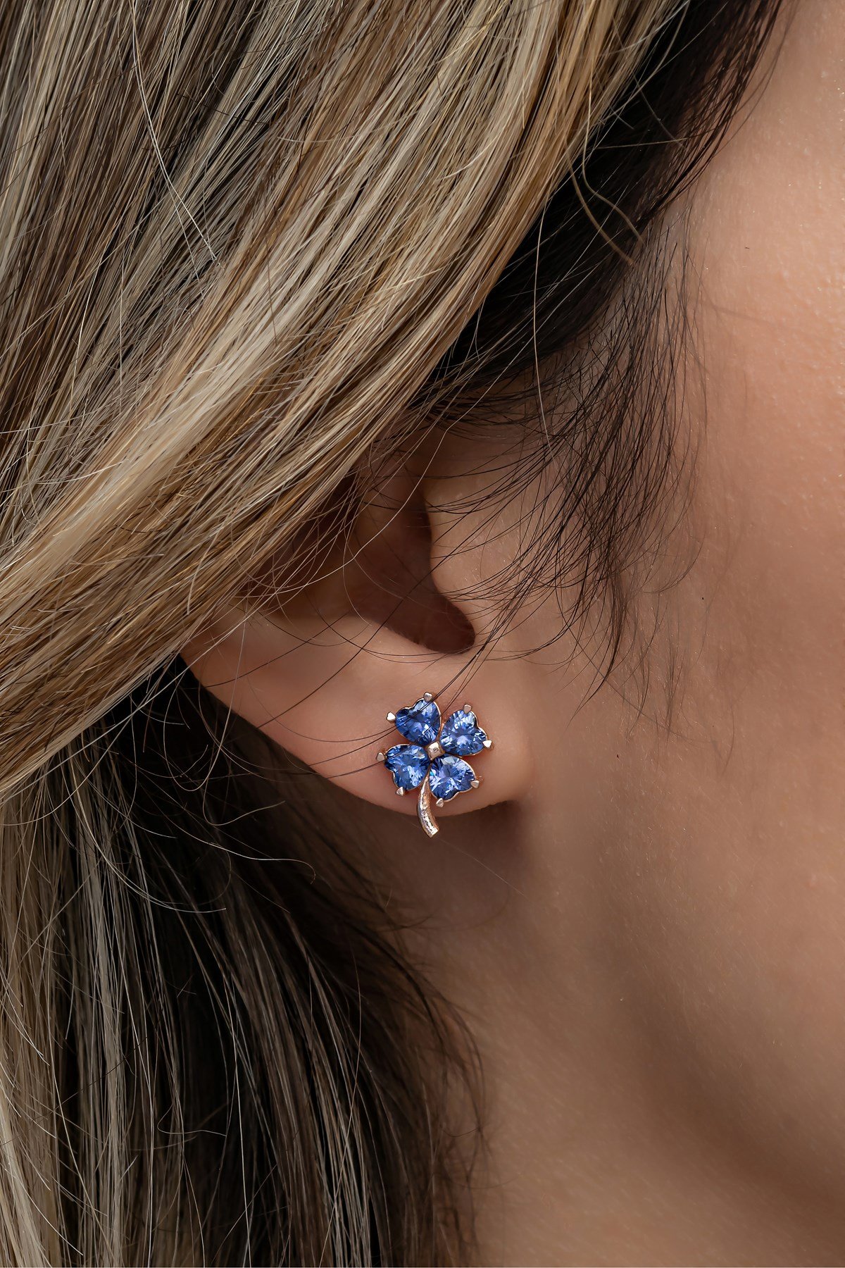 925 Ayar Gümüş Tanzanit Taşlı Yonca Küpe