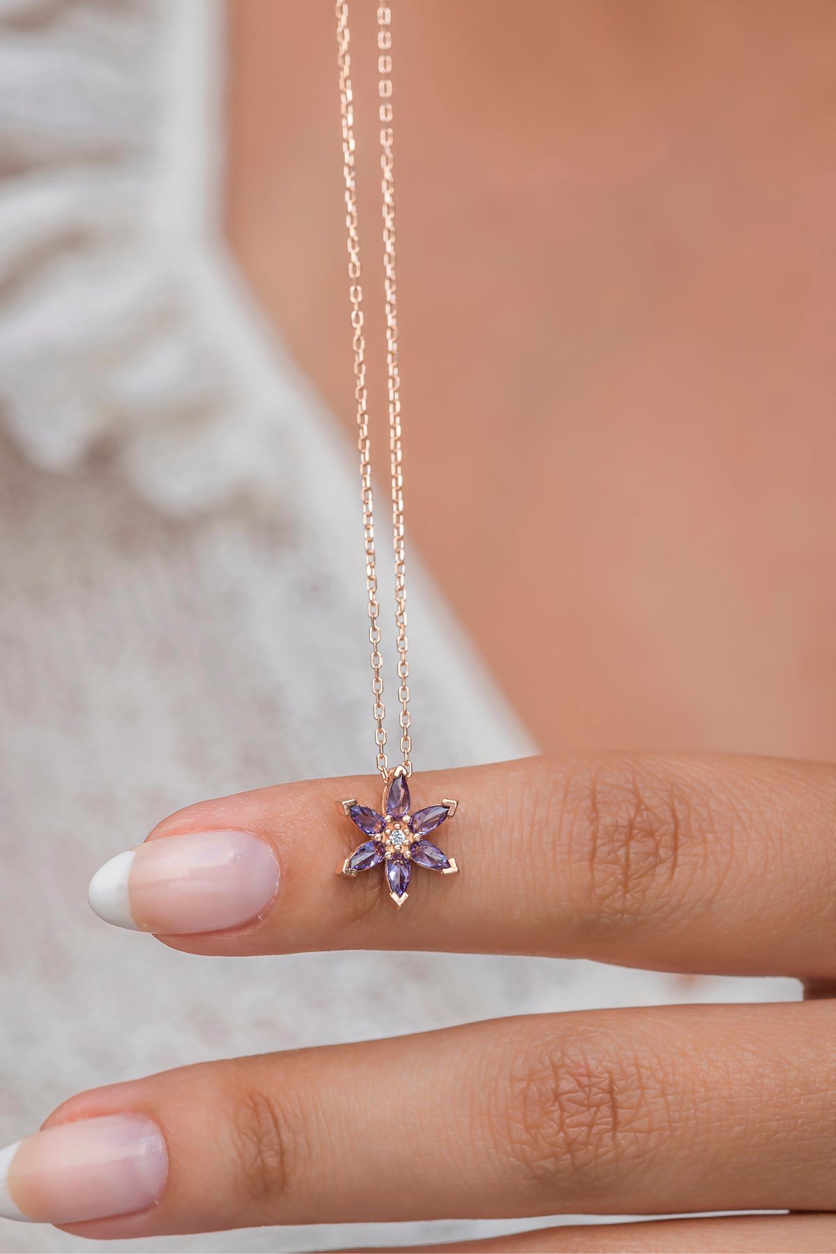 925 Ayar Gümüş Tek Kat Mor Taşlı Lotus Çiçeği Kolye