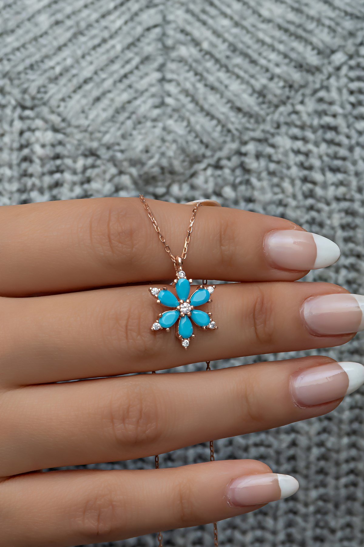 925 Ayar Gümüş Turkuaz Taşlı Lotus Kamelya Çiçeği Kolye