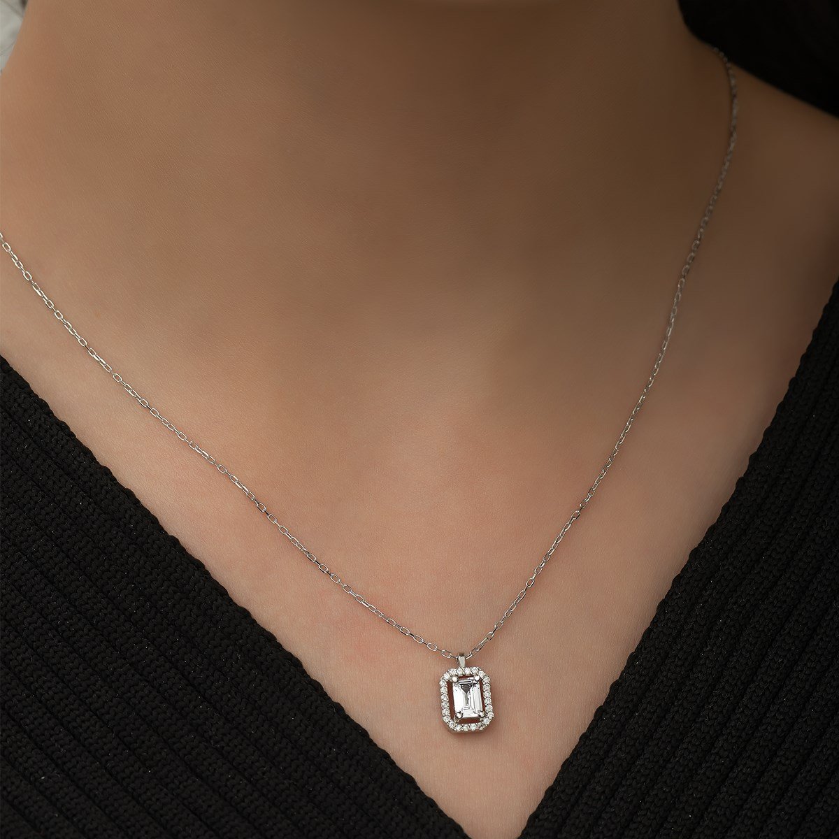 925 Ayar Gümüş Zirkon Taşlı Tektaş Kolye Kadın Gümüş Kolye