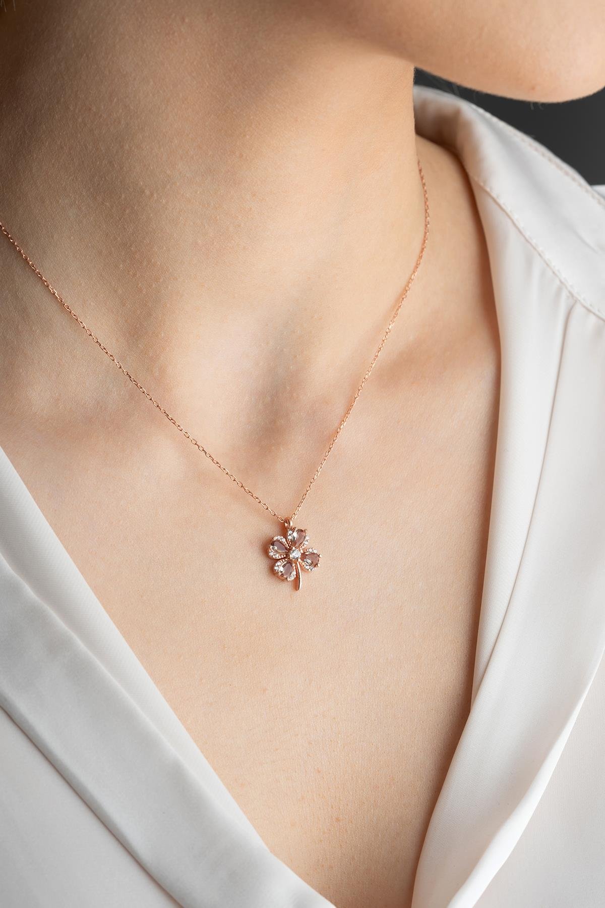 925 Ayar Gümüş Zultanite Taşlı Dört Yapraklı Şans Yonca Kolye