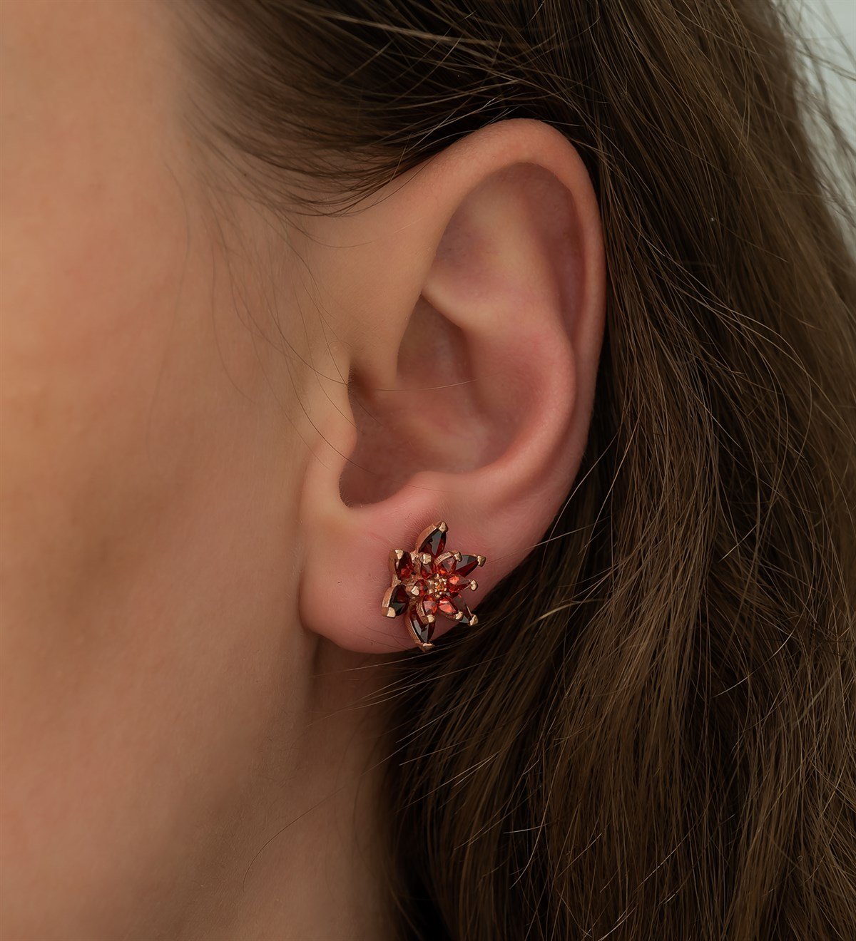 925 Ayar Kırmızı Lotus Çiçeği Küpe Kadın Gümüş Küpe