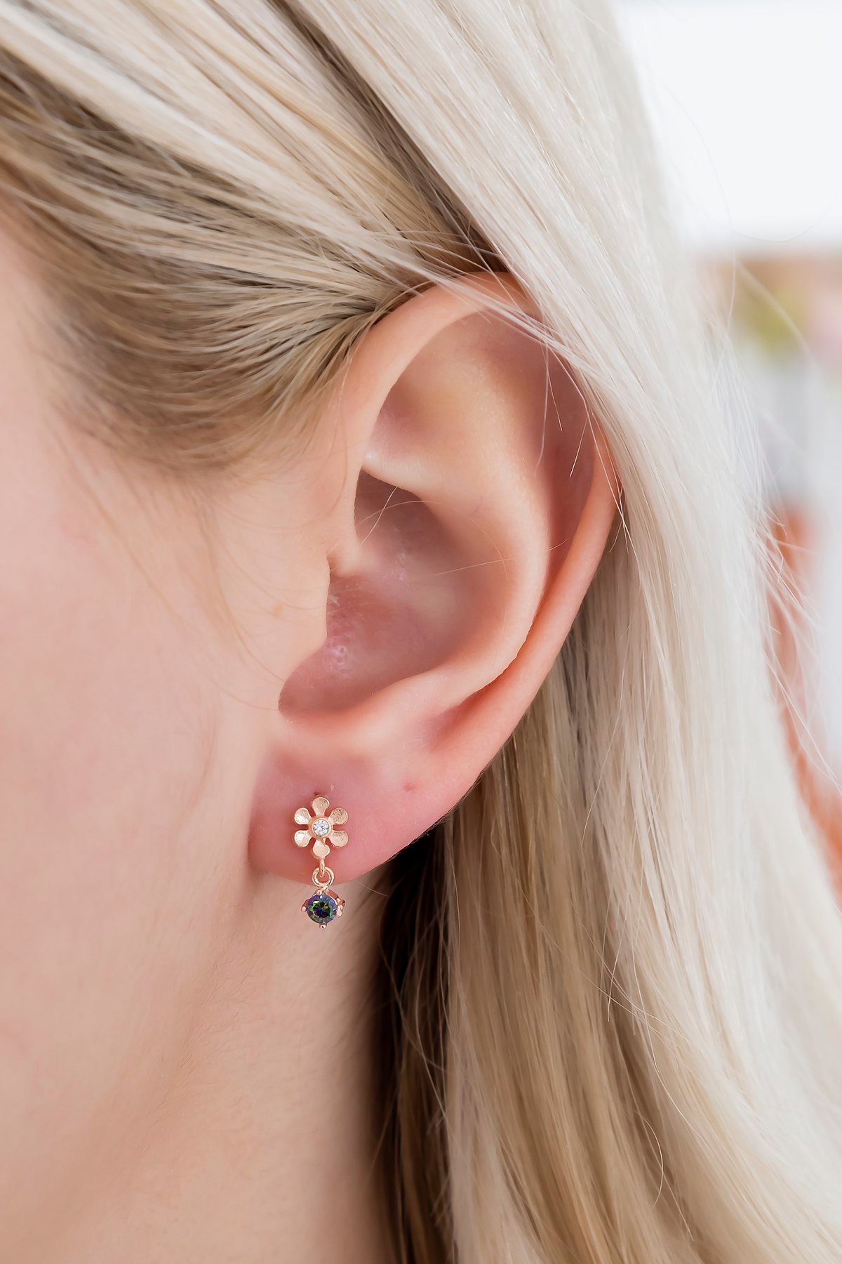 925 Ayar Minik Misitk Topaz Taşlı Çiçek Küpe Kadın Gümüş Küpe