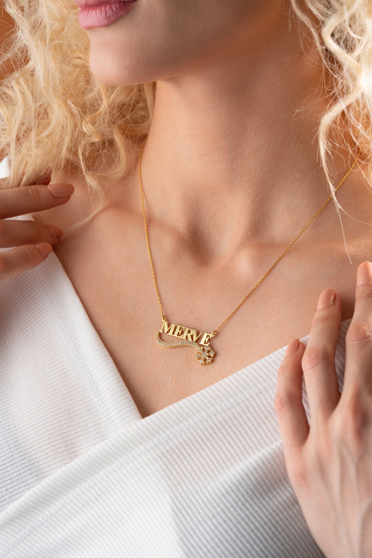 Kişiye Özel İsimli Zirkon Taşlı Kartanesi Detaylı Kolye