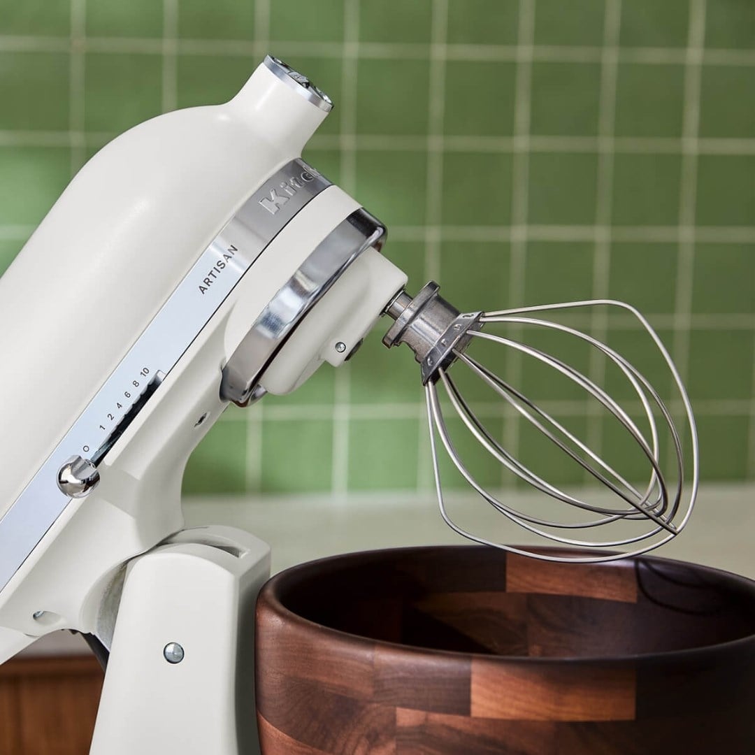 KitchenAid Artisan 4,7 L Stand Mikser ve Ahşap Kase - 5KSM156WB
