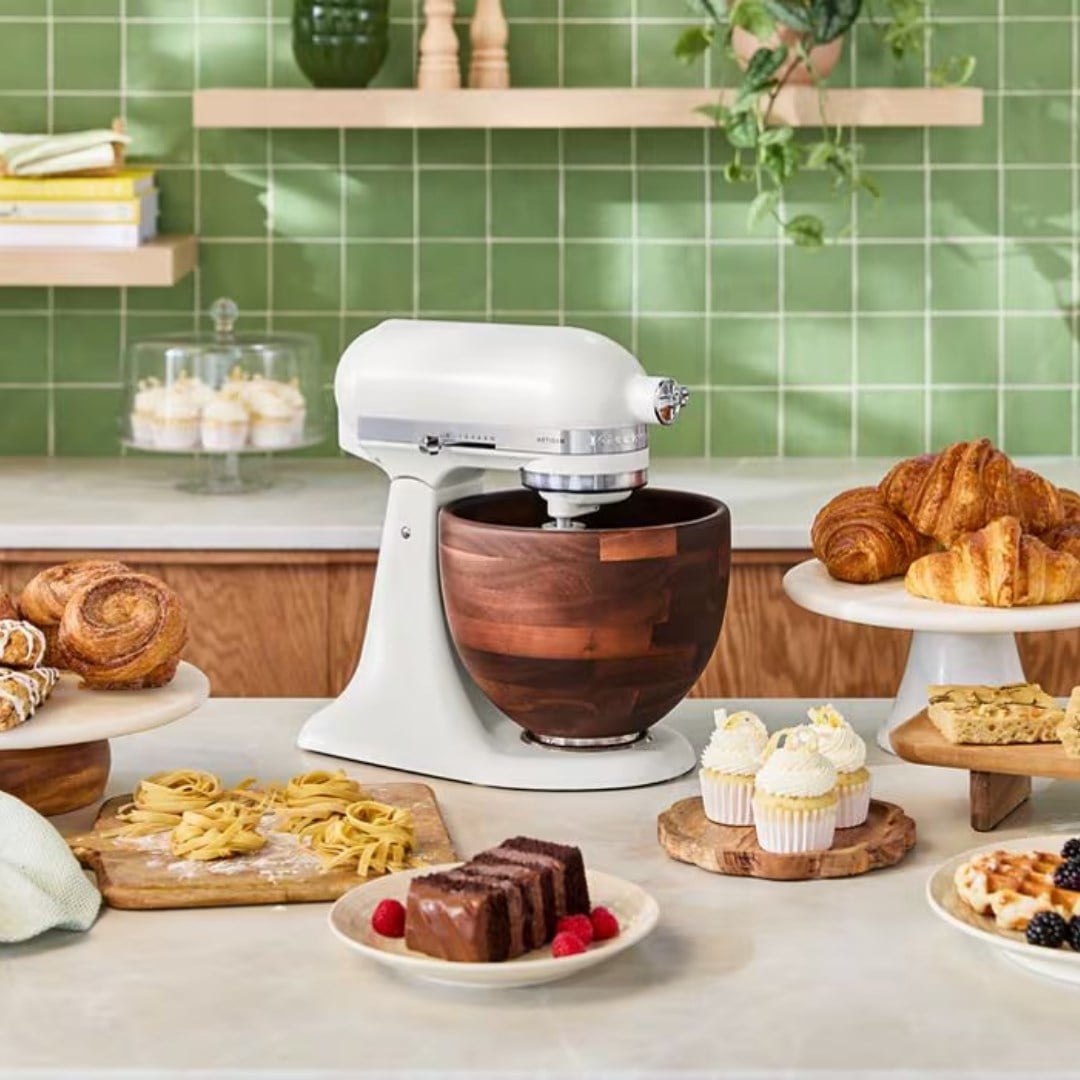 KitchenAid Artisan 4,7 L Stand Mikser ve Ahşap Kase - 5KSM156WB