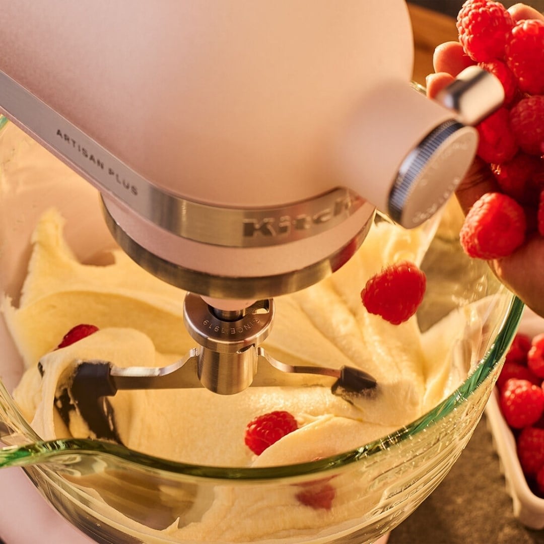 KitchenAid Artisan Plus 4,7 L Oynar Başlıklı Stand Mikser - Feather Pınk4,7 L Stand Mikser