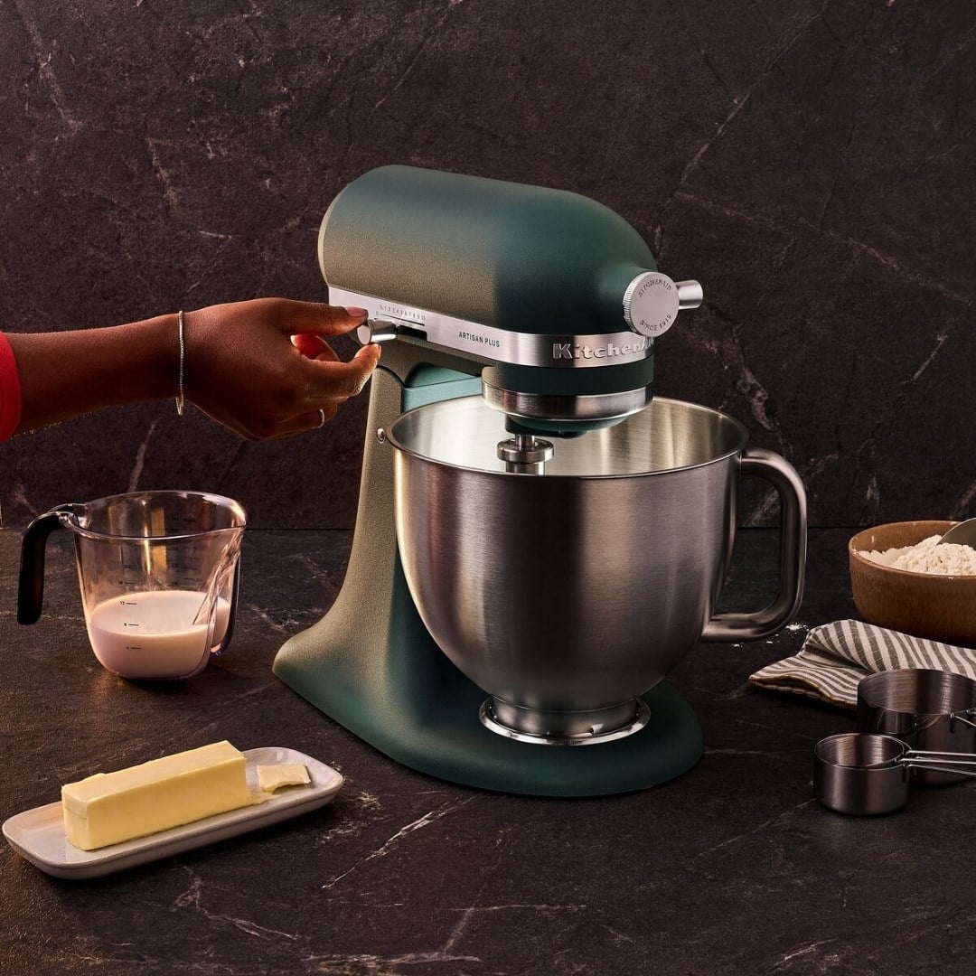 KitchenAid Artisan Plus 4,7 L Oynar Başlıklı Stand Mikser - Pebble Palm4,7 L Stand Mikser