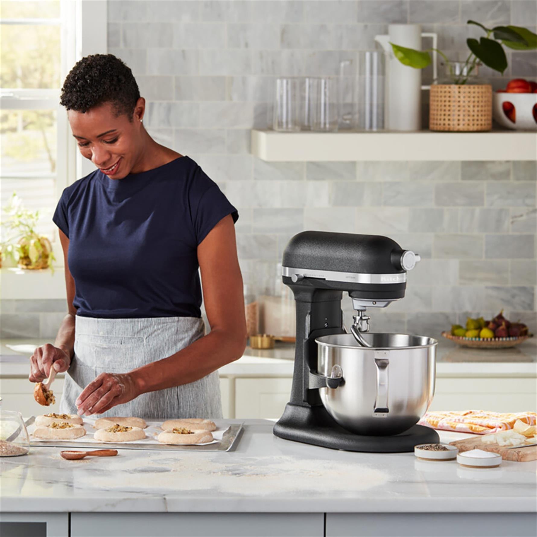 KitchenAid Artisan 6,6 L Kaldırılabilir Kaseli Stand Mikser - 5KSM70SHX