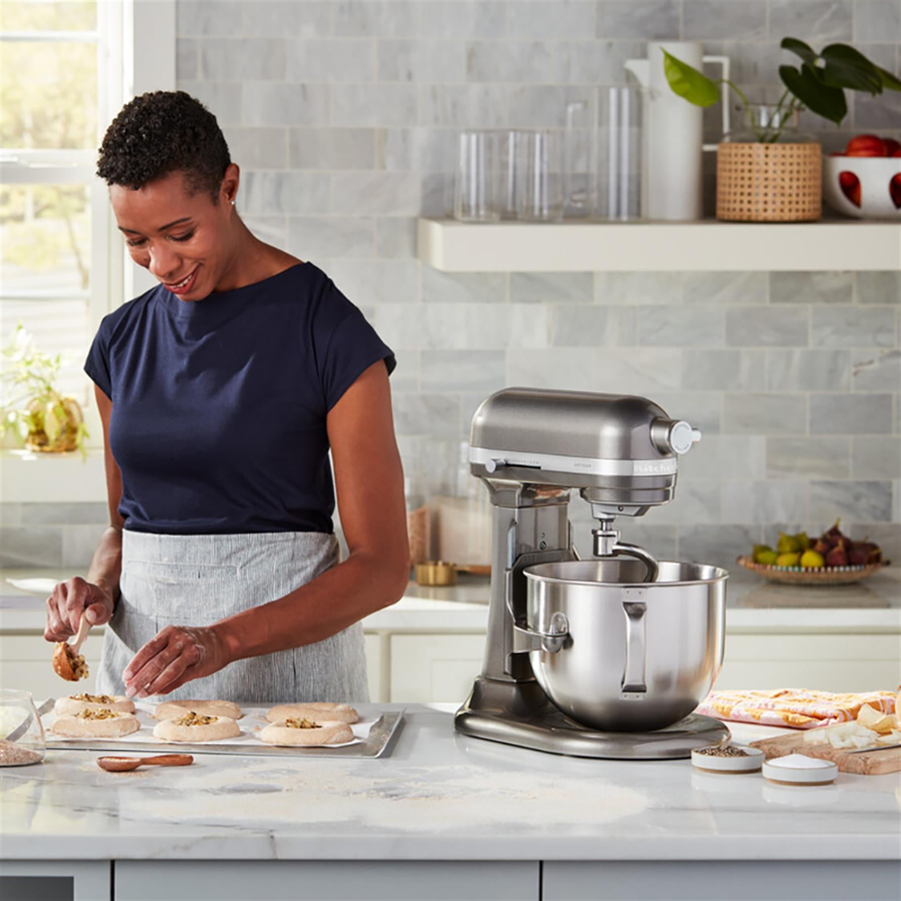 KitchenAid Artisan 6,6 L Kaldırılabilir Kaseli Stand Mikser - 5KSM70SHX