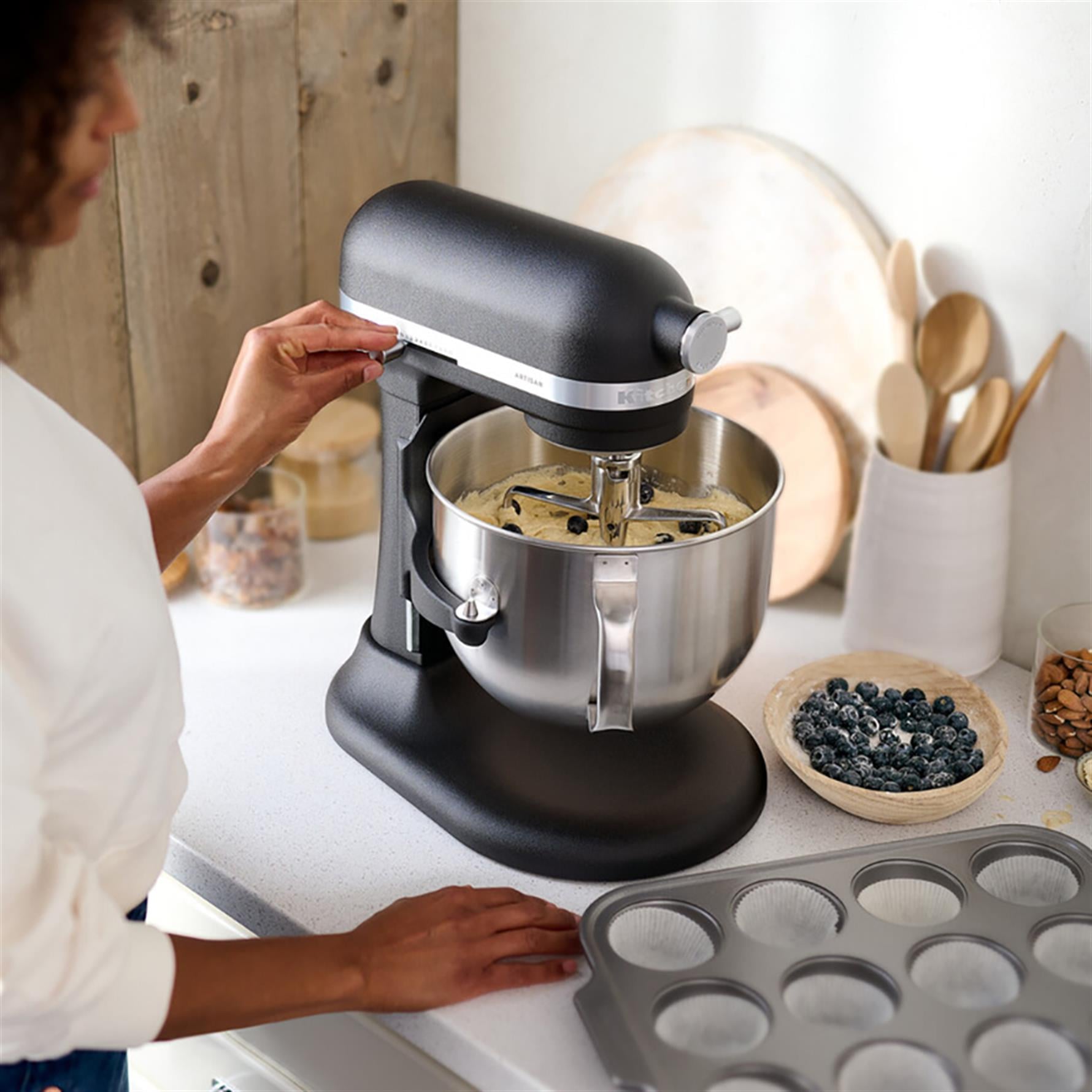 KitchenAid Artisan 6,6 L Kaldırılabilir Kaseli Stand Mikser - 5KSM70SHX