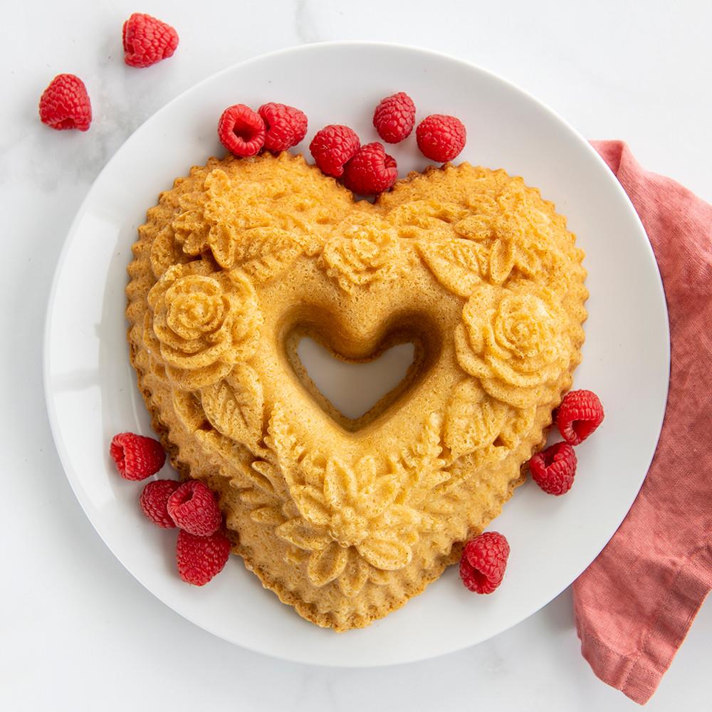 Nordicware Çiçekli Kalp Bundt Kek KalıbıCHEF&CO