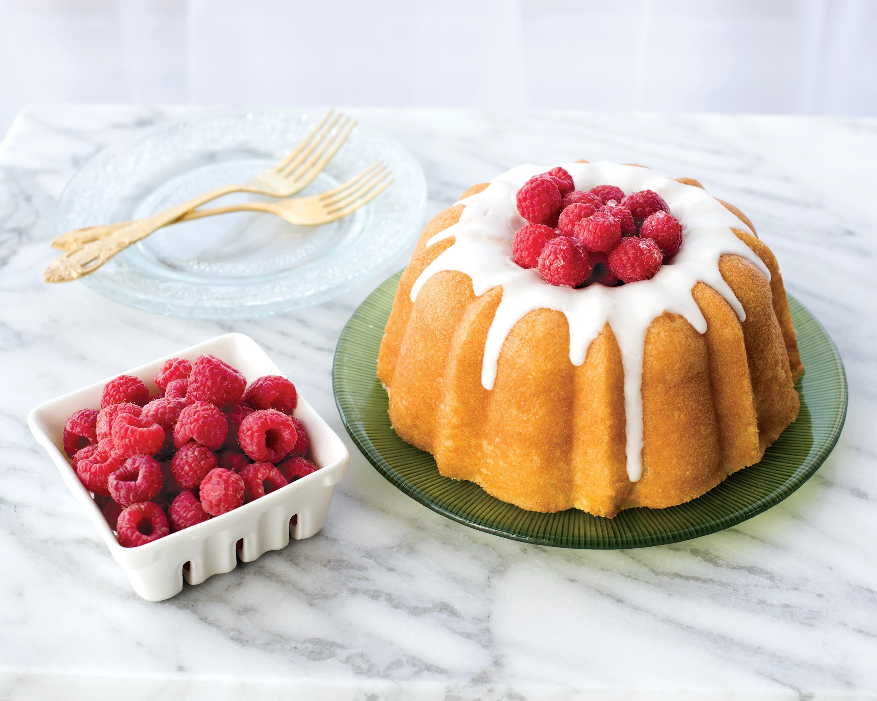 Nordicware 60. Yıl Özel Bundt Kek Kalıbı - 6 Cup